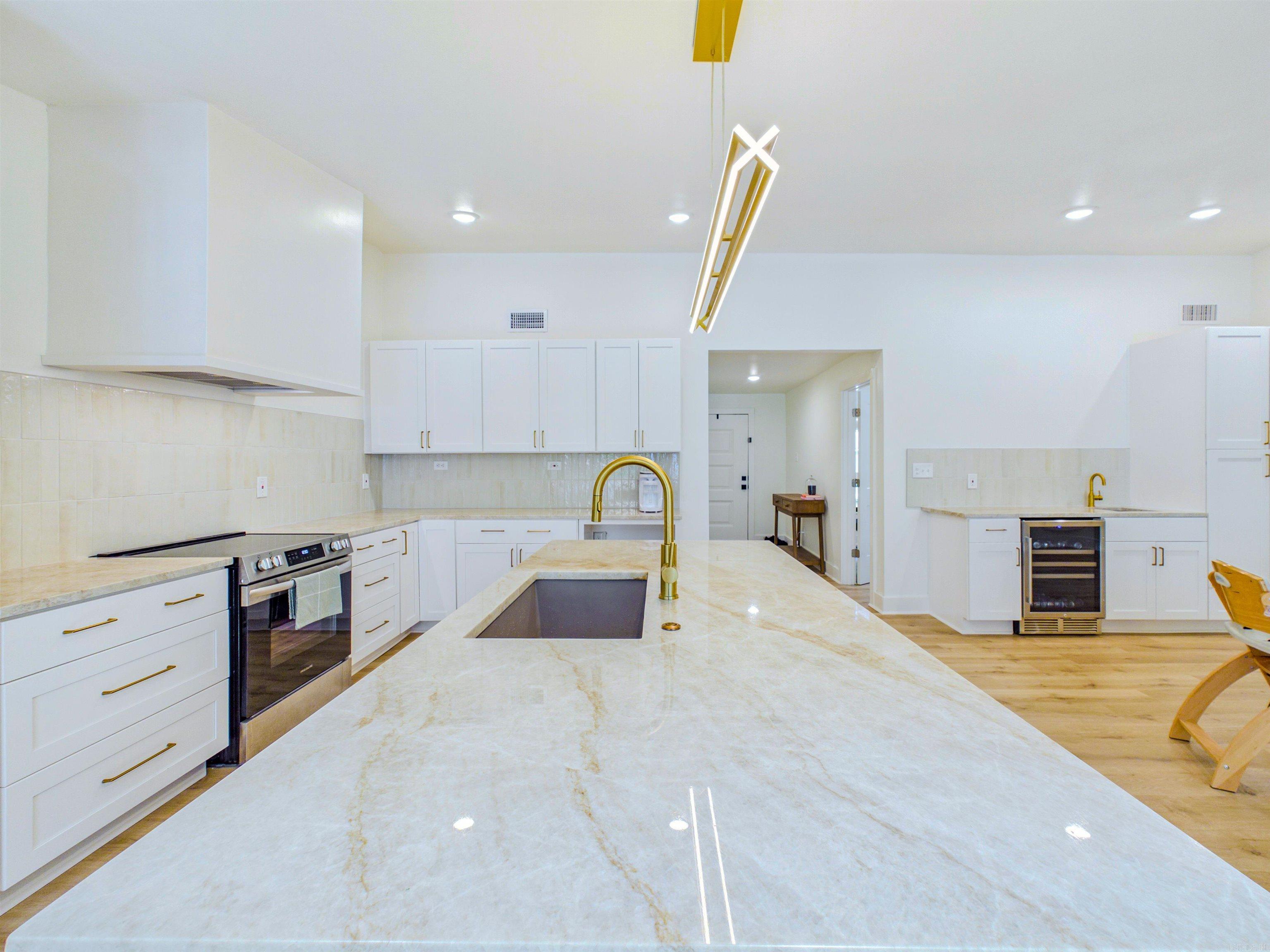 KINGWOOD PLACE - Residential