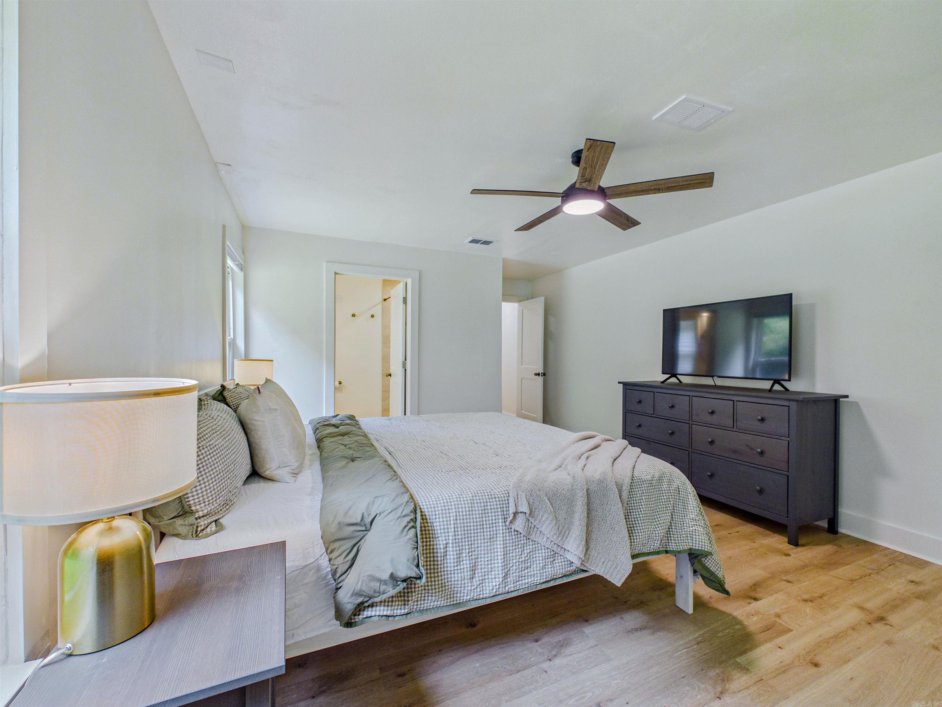 KINGWOOD PLACE - Residential