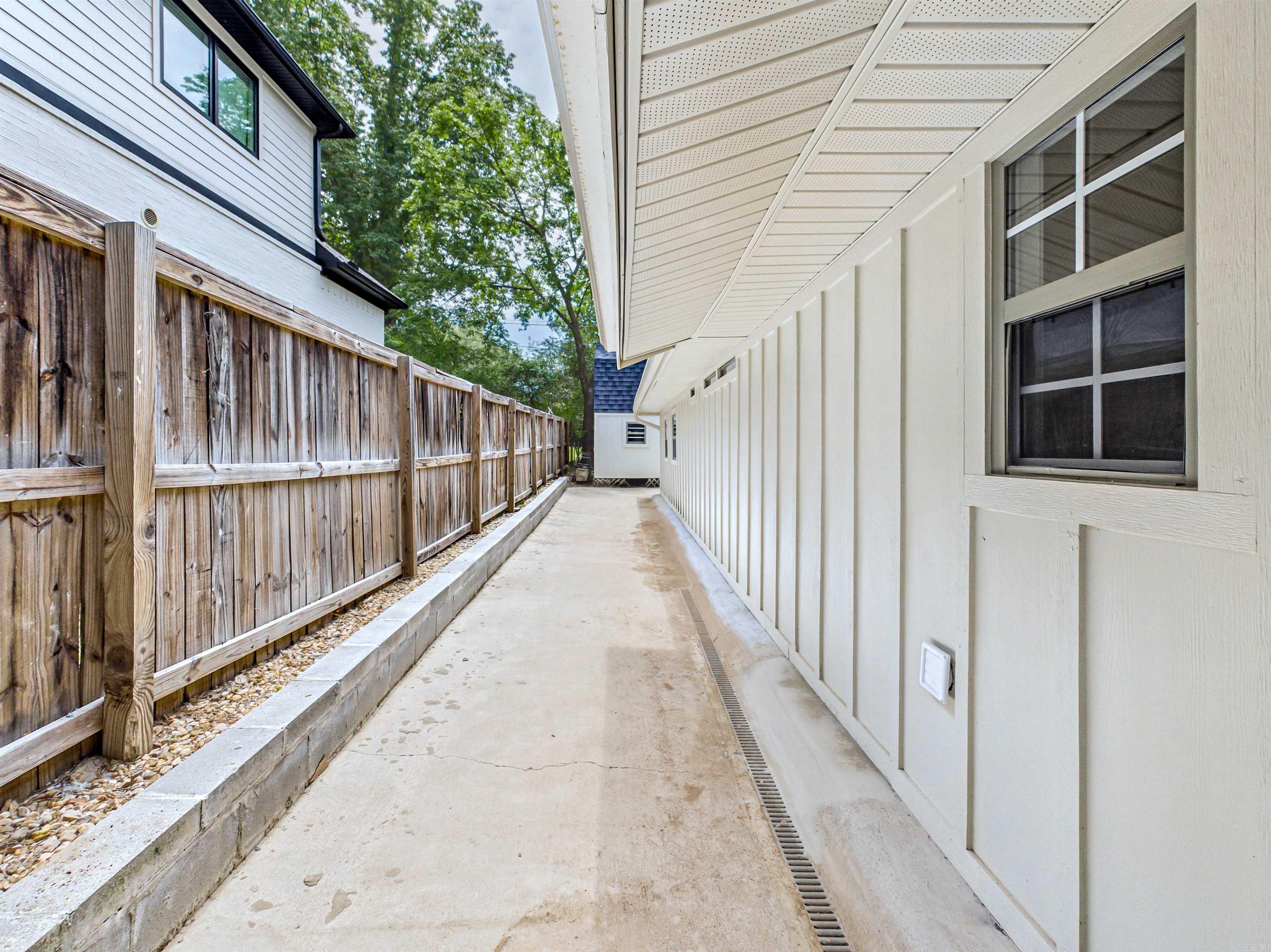 KINGWOOD PLACE - Residential