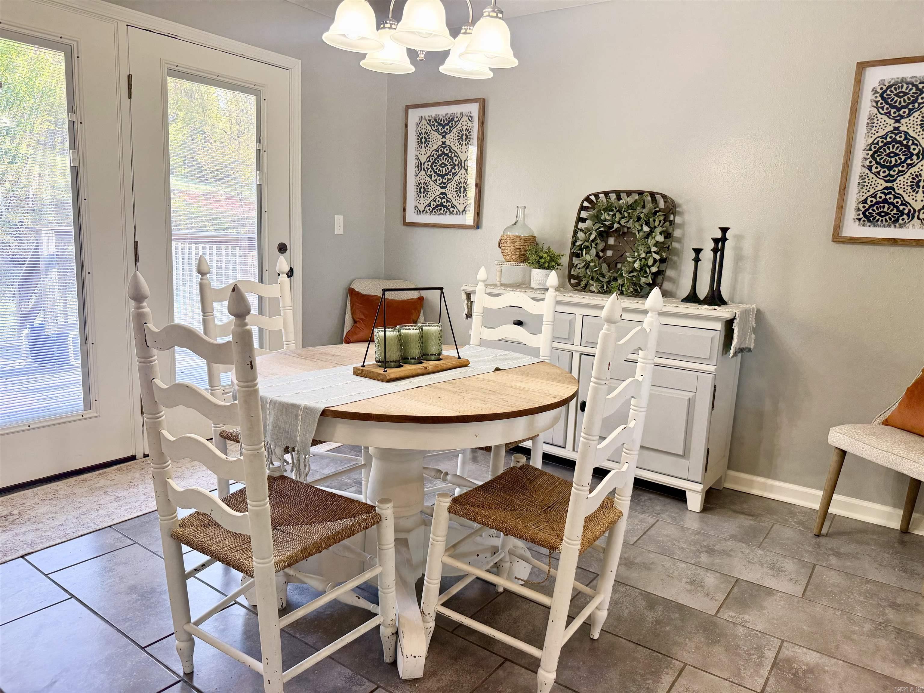 VILLA RIDGE EST - Residential