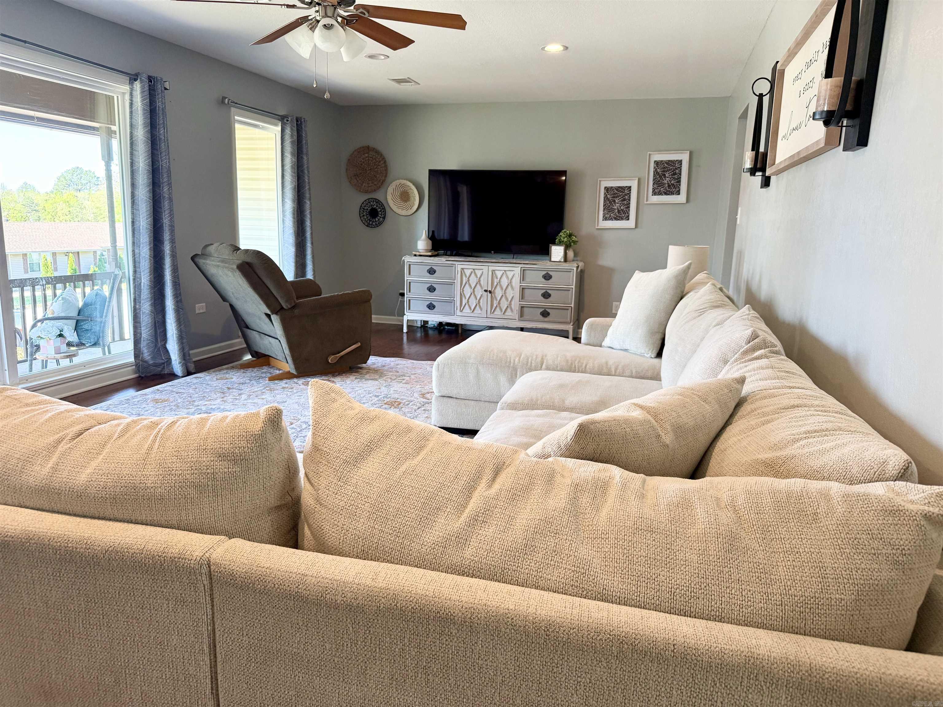 VILLA RIDGE EST - Residential