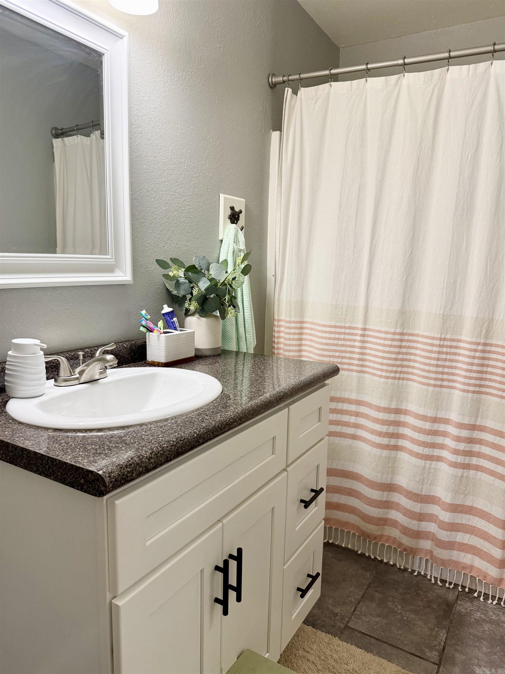 VILLA RIDGE EST - Residential