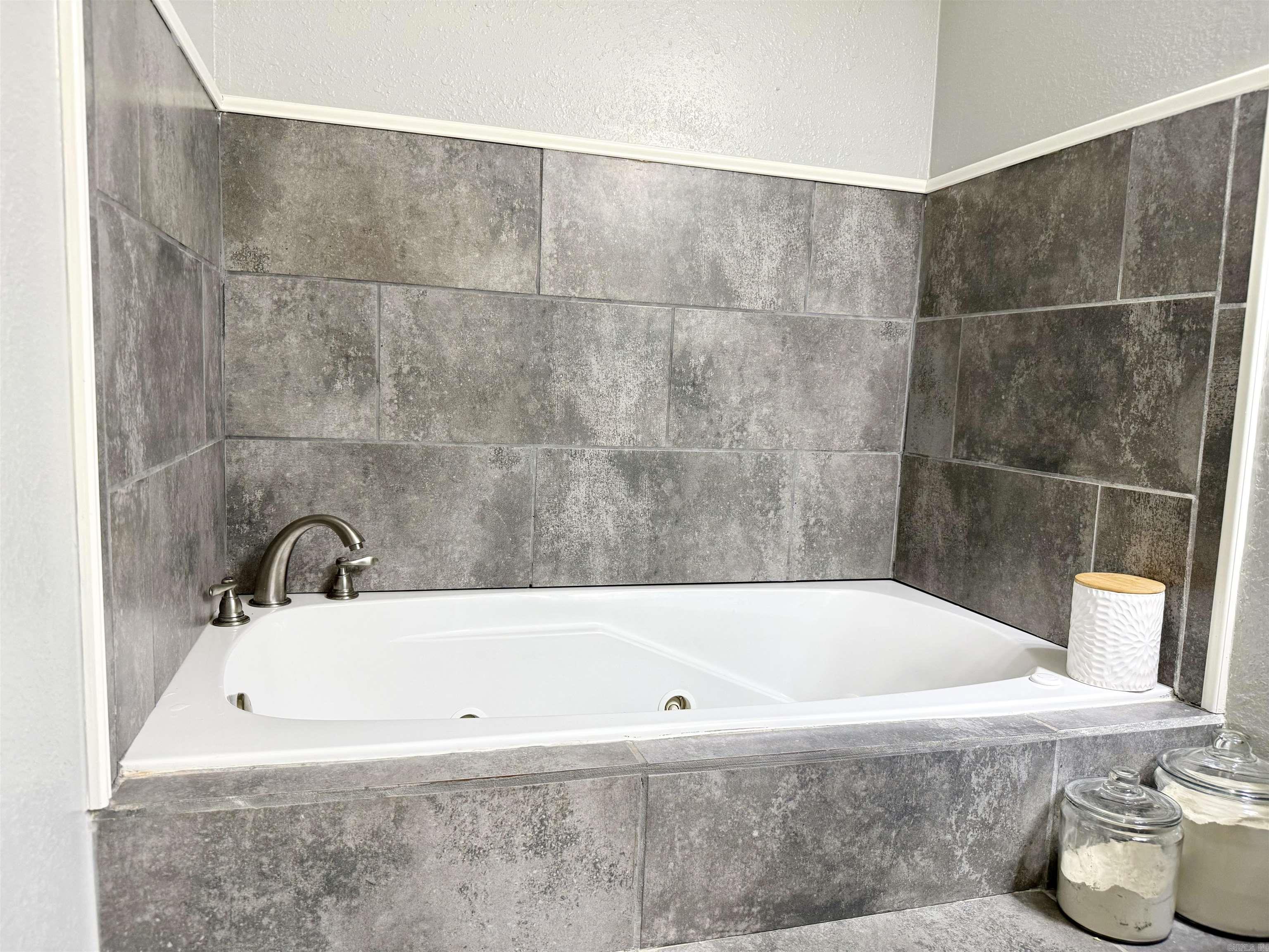 VILLA RIDGE EST - Residential