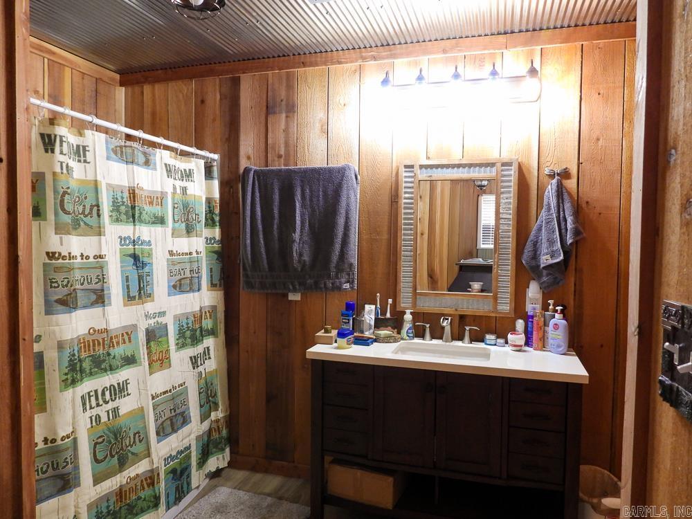 JOHNSON S R FARM - Residential