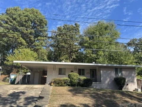 Photo of 737 Skyline DR, North Little Rock, AR 72116 (MLS # 26042481)