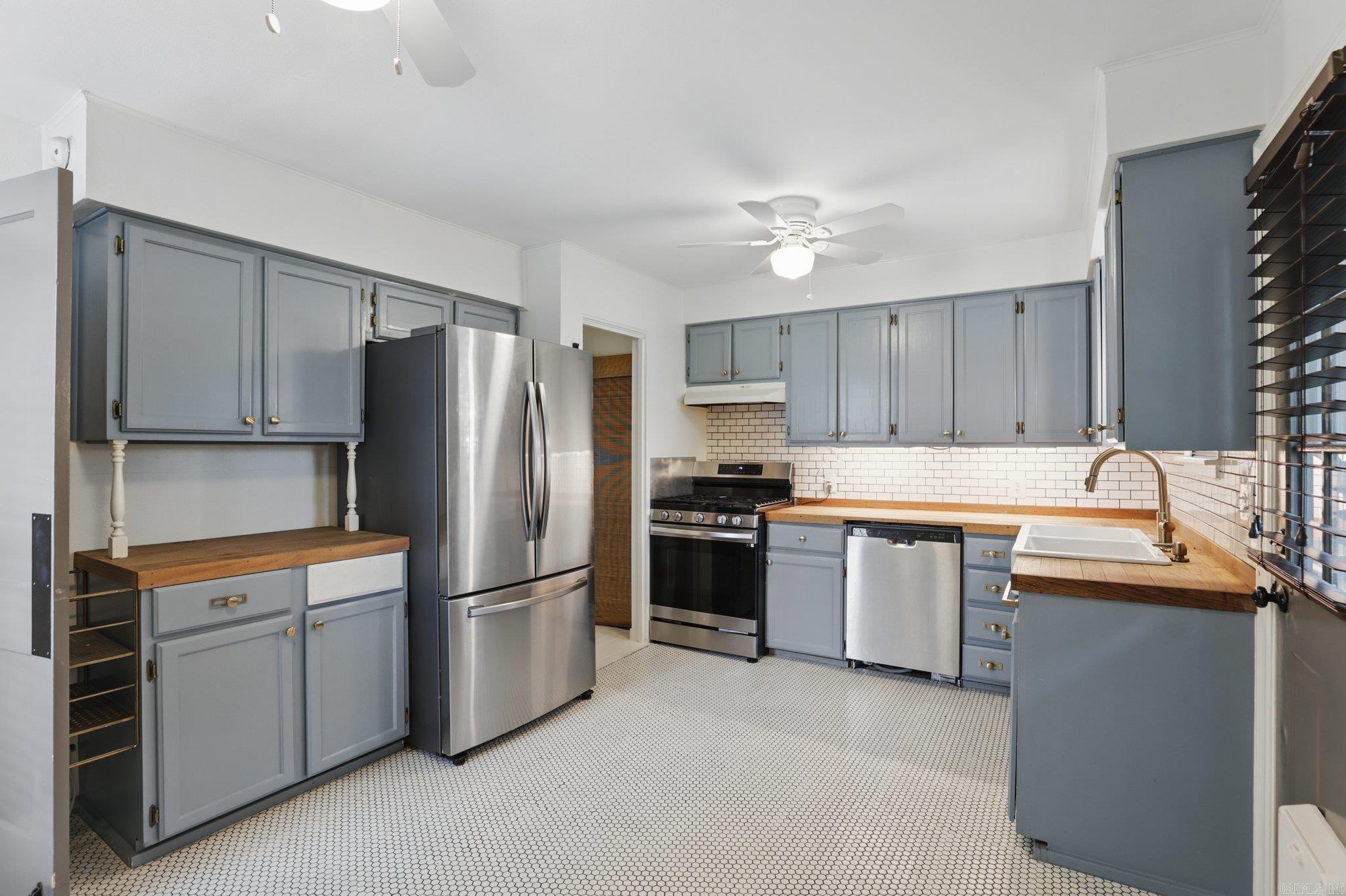 CHERRY & COX - Residential