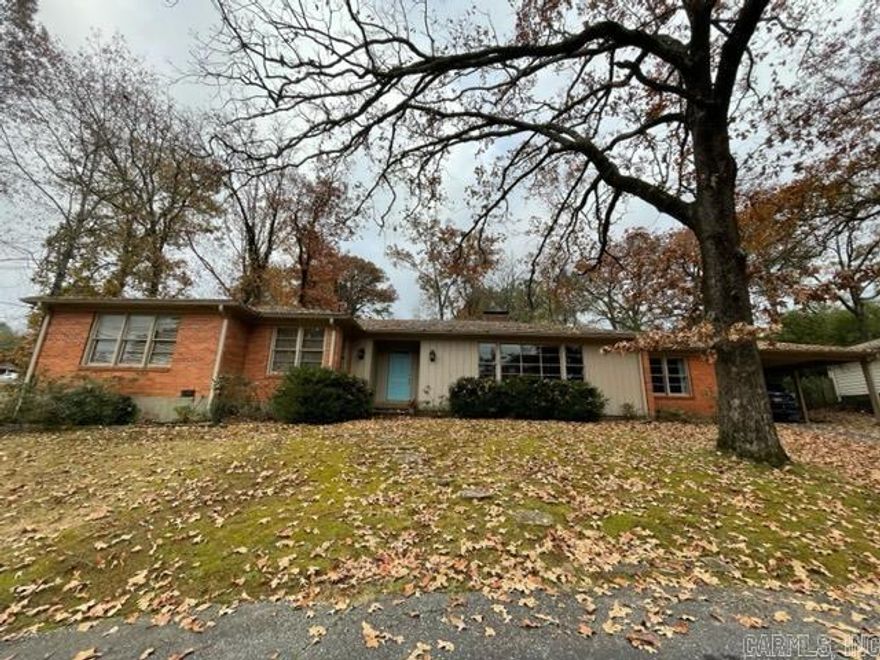 This house is rent ready! This single family home is located in Lakeside School District in the BEST location! This home boasts tons of natural light and room for the whole family with a formal and informal living room as well as a separate dining room and a spacious laundry room as well. This home offers 3 spacious bedrooms as well as 3 full baths! Not to mention the massive backyard is perfect for entertaining guests with tons of room for the kids to play as well. This house is a gem that you won't want to miss!