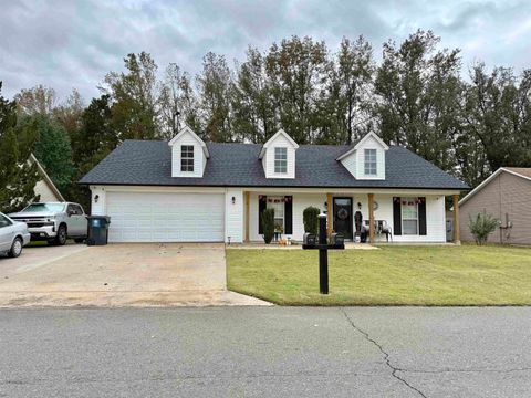 Photo of 216 Hunters Run Drive, Benton, AR 72015 (MLS # 25043385)