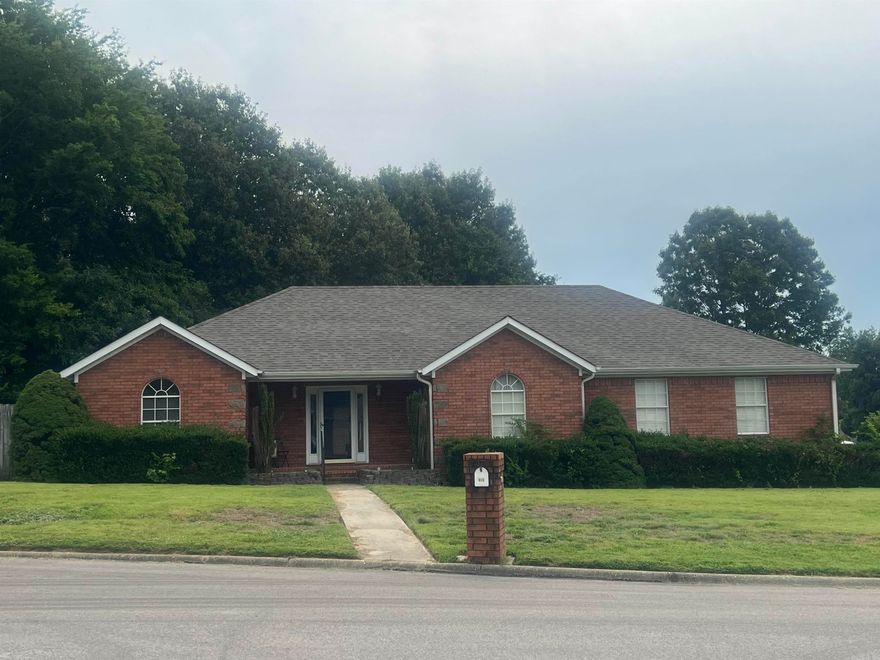 Beautiful all brick home with detached one car brick shop nestled in a cove in Deerfield Acres,  new laminate, new paint, new appliances, jacuzzi tub in master bath, formal dining room that could make a fourth bedroom if needed. There is a patio across the whole back of the home for entertaining.  Lots of closet space. Shop could be a third car garage, so much potential.  Don't let this one get by you without taking a look.