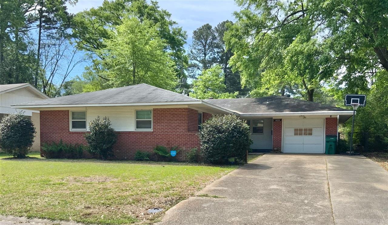 Three or four bedroom home located near Northwest Elementary School.