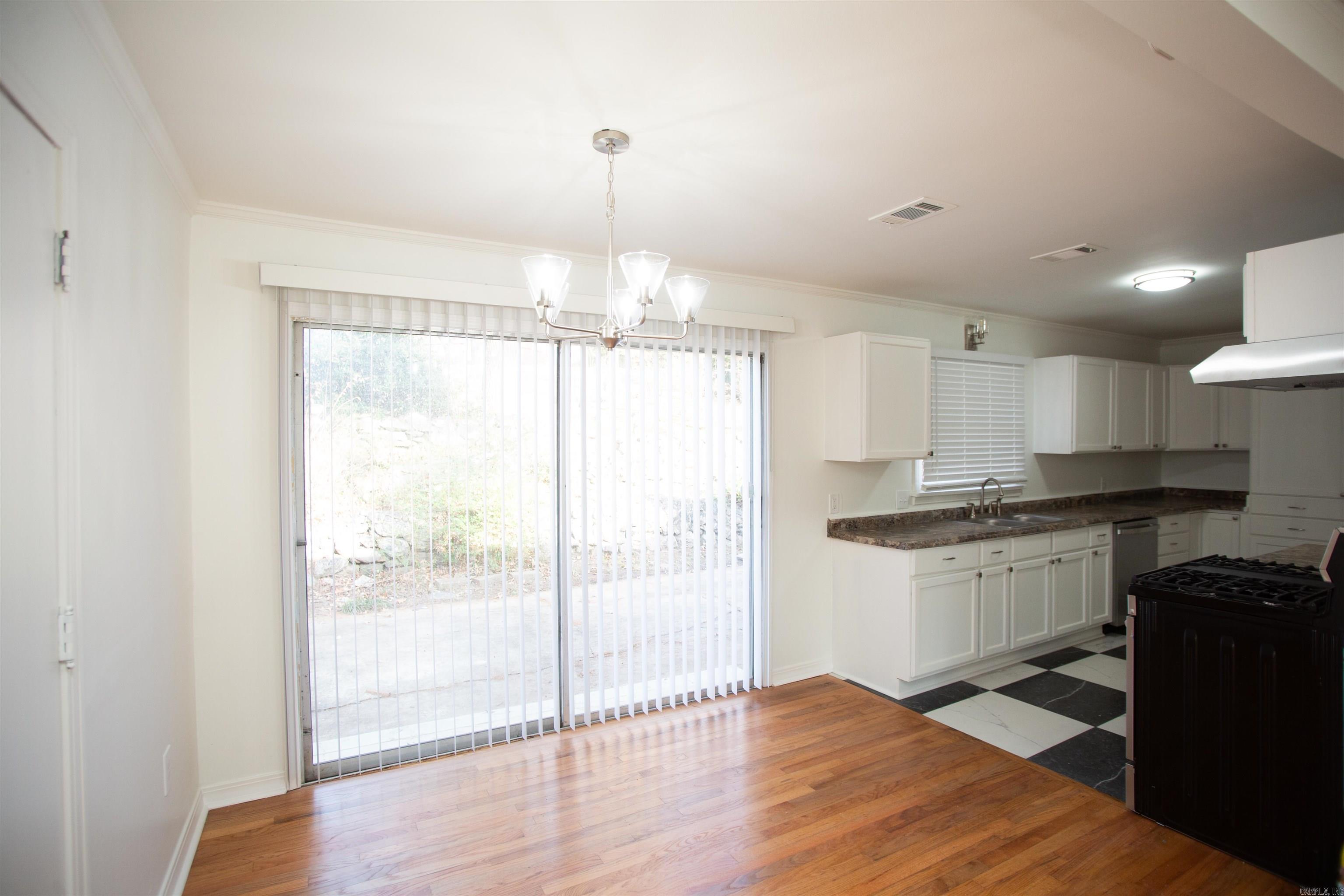 WOODLAWN HGTS - Residential