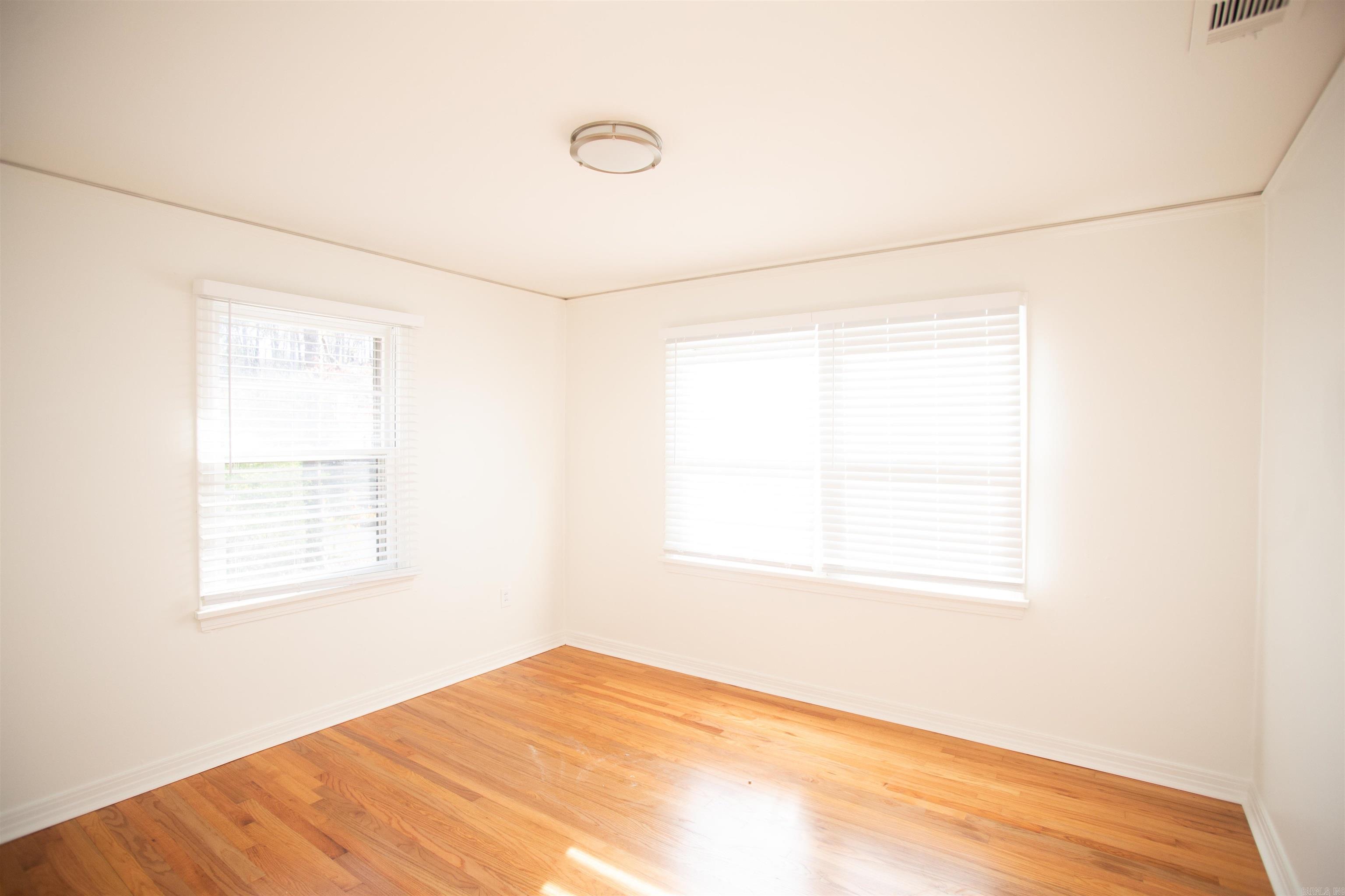 WOODLAWN HGTS - Residential