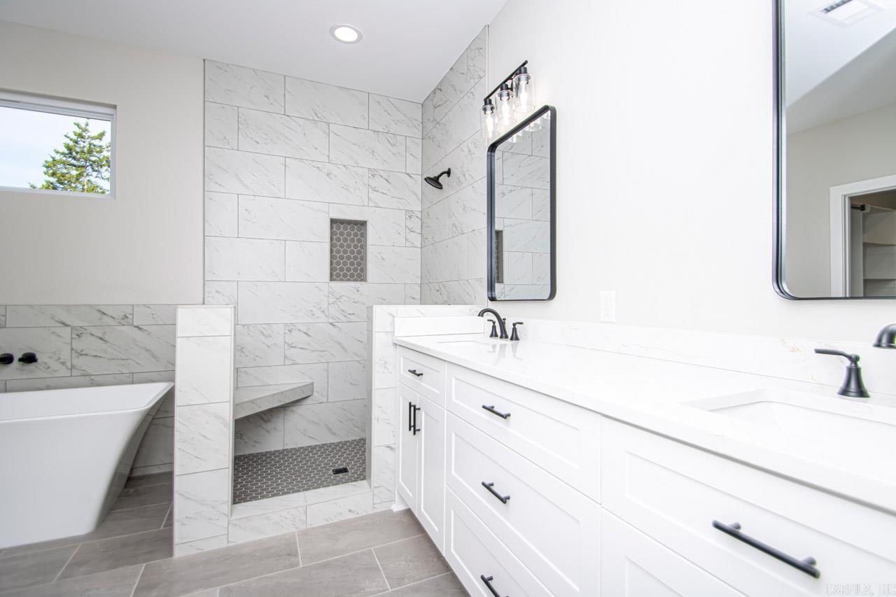 LAKE SAIL-EM-BENTON - Residential