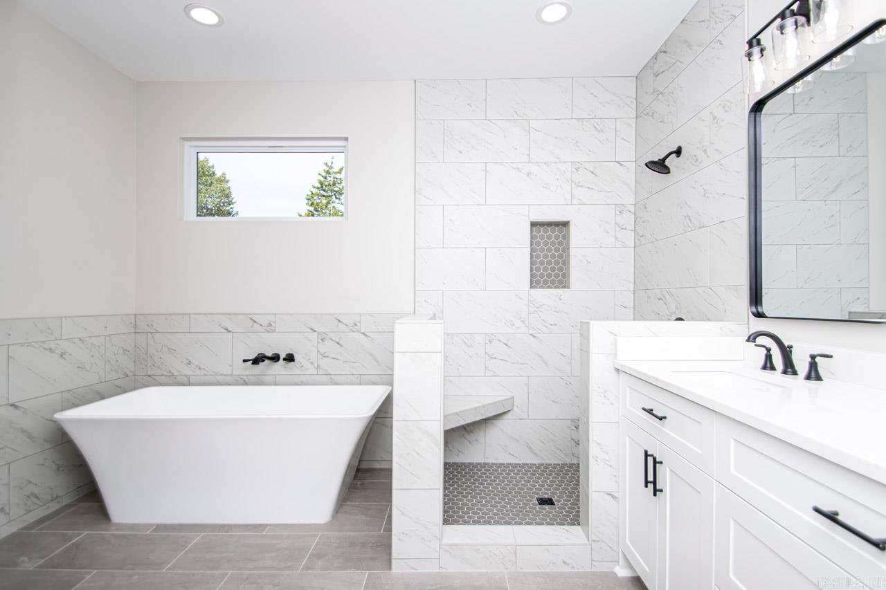 LAKE SAIL-EM-BENTON - Residential