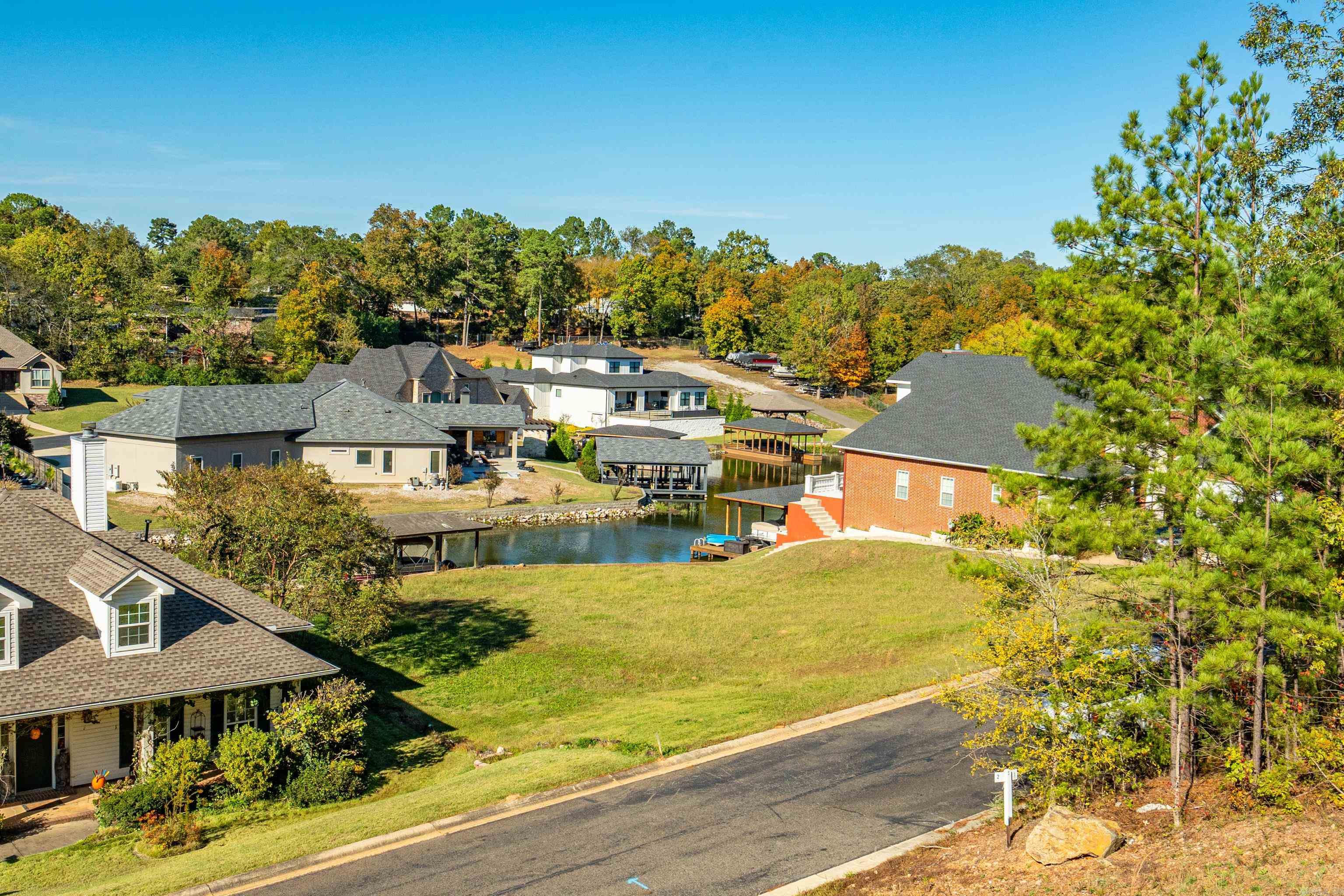 HUNTERS COVE - Residential