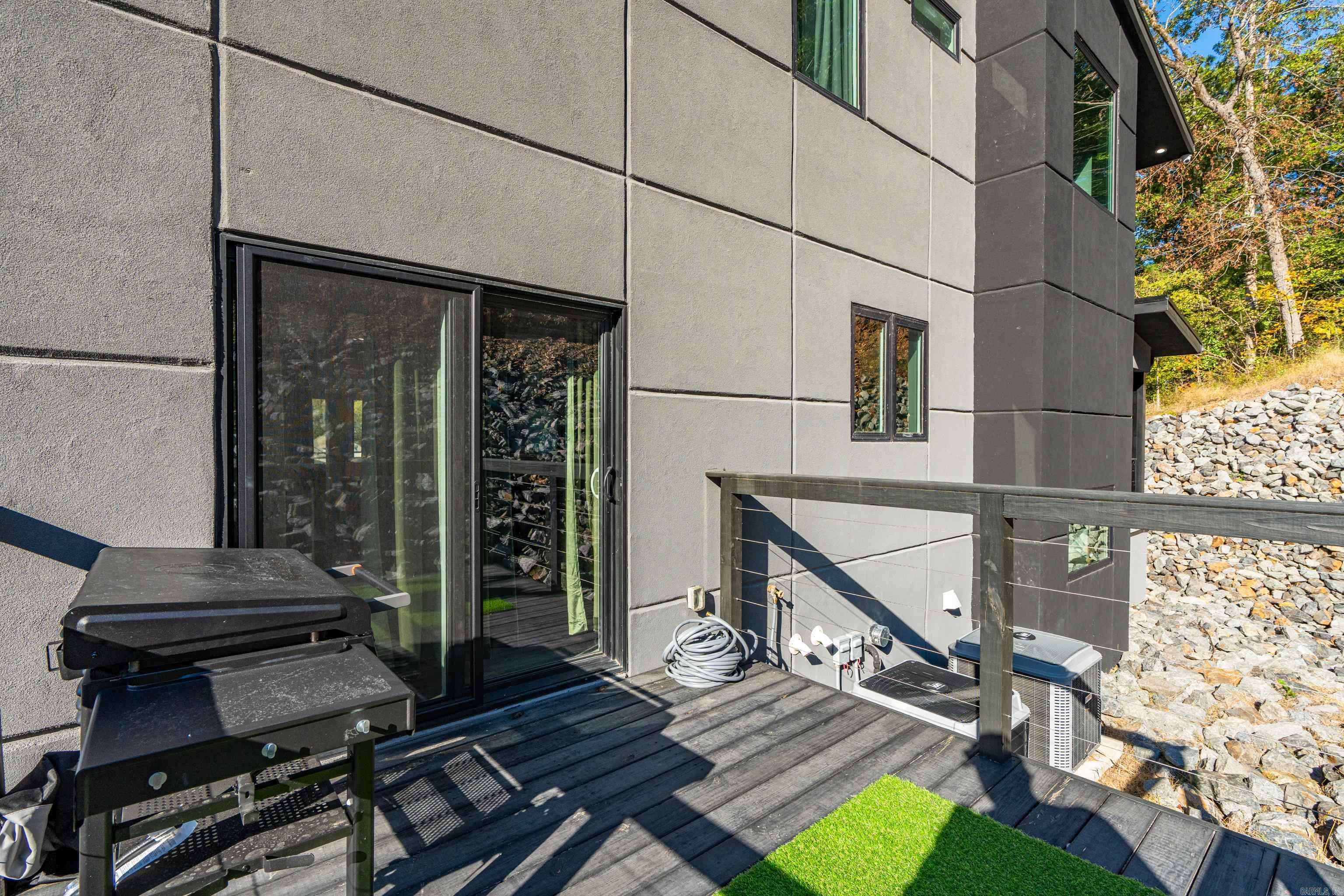 HUNTERS COVE - Residential