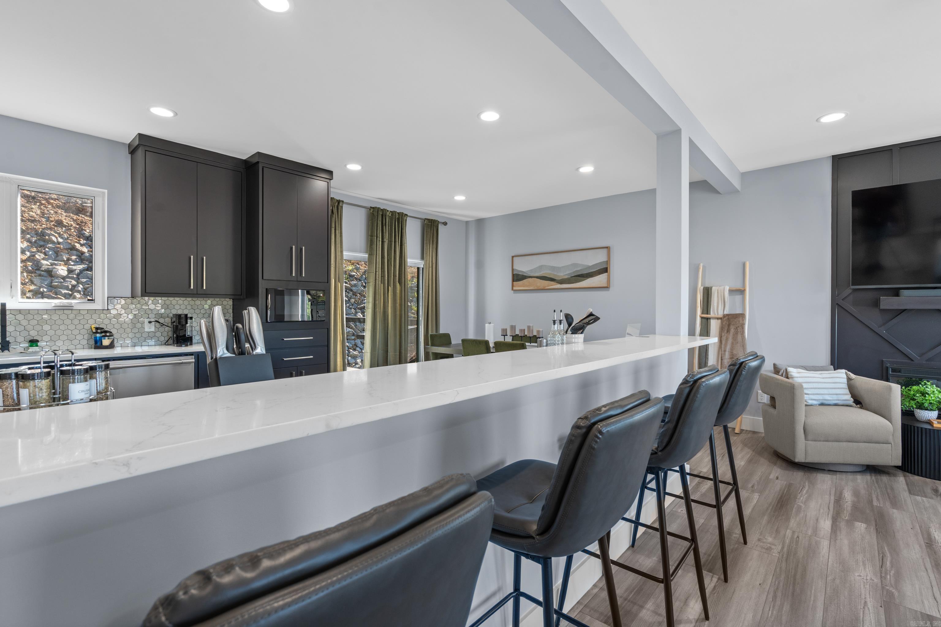 HUNTERS COVE - Residential