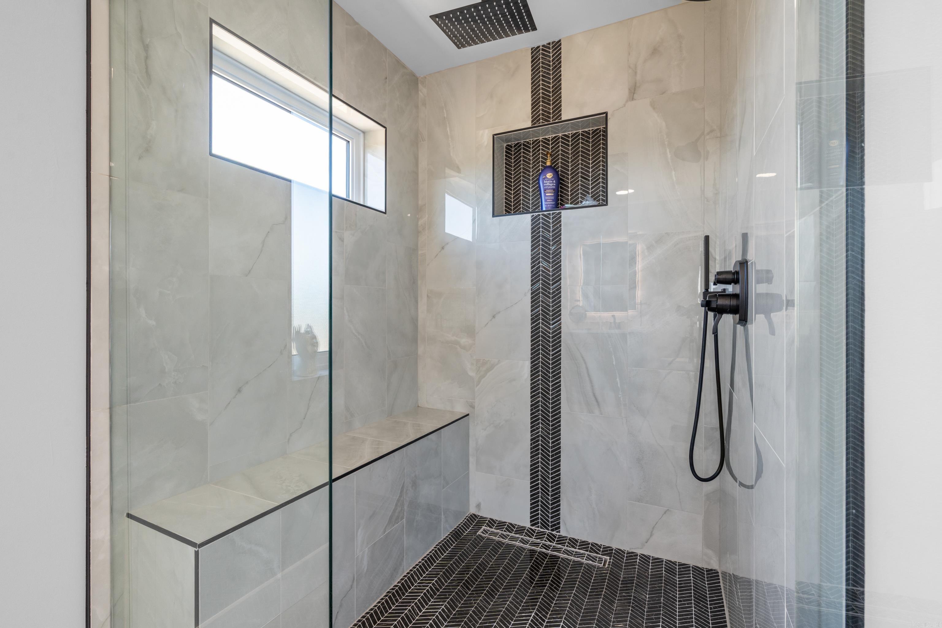 HUNTERS COVE - Residential