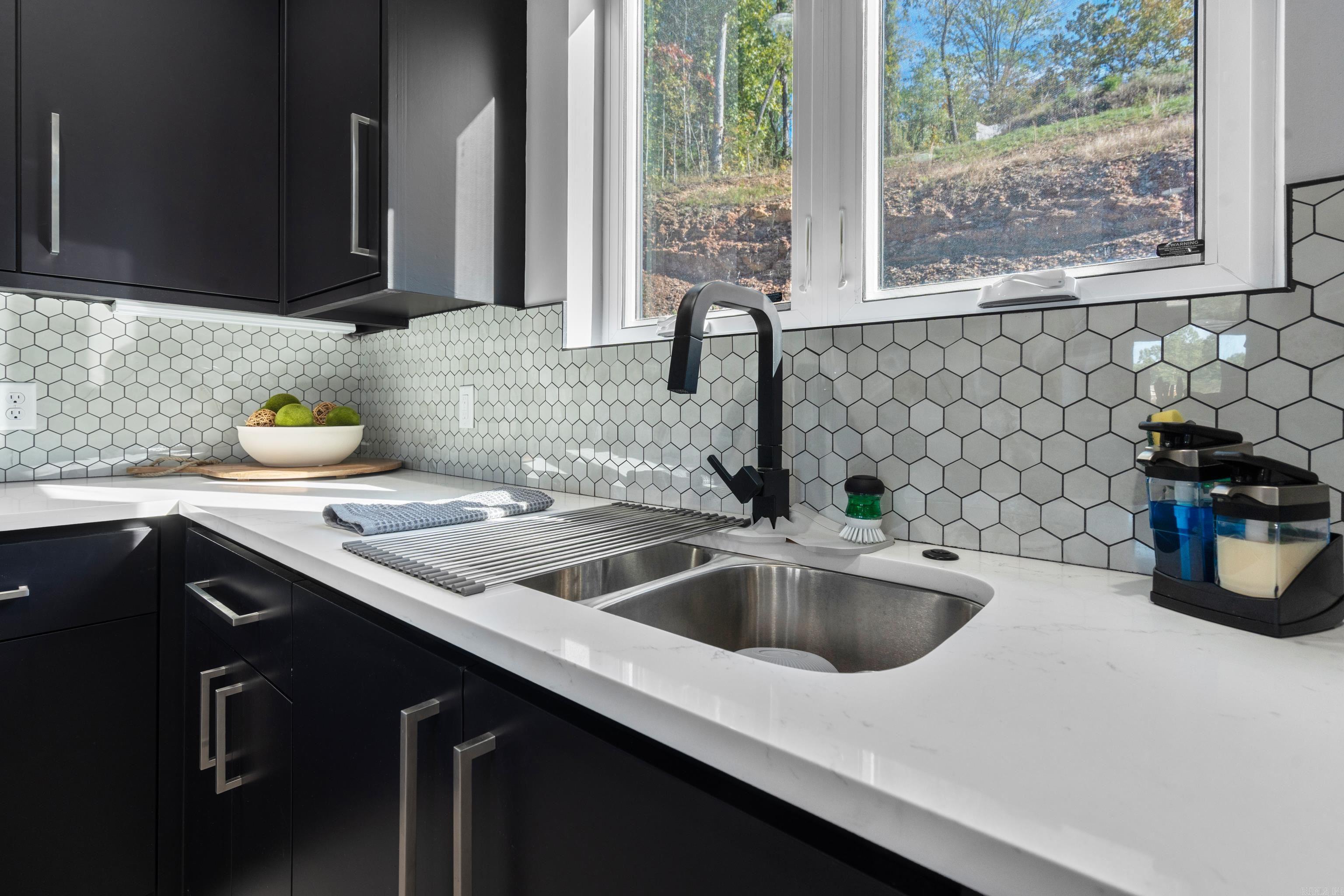 HUNTERS COVE - Residential