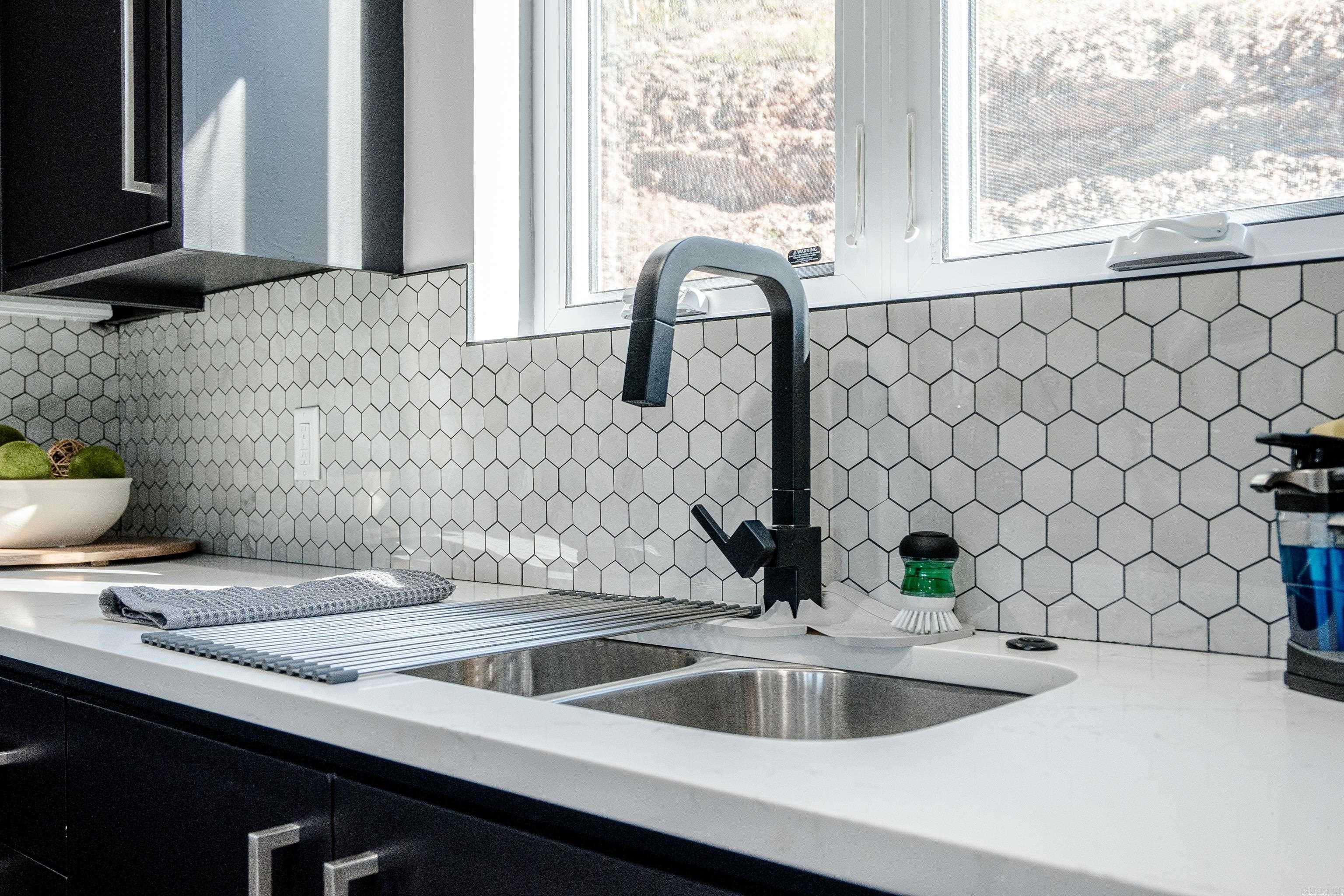 HUNTERS COVE - Residential