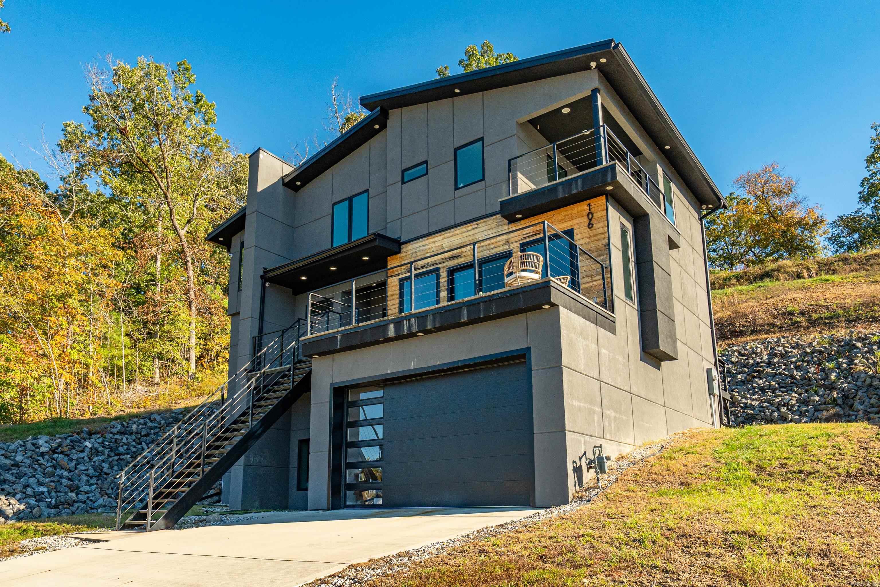 HUNTERS COVE - Residential