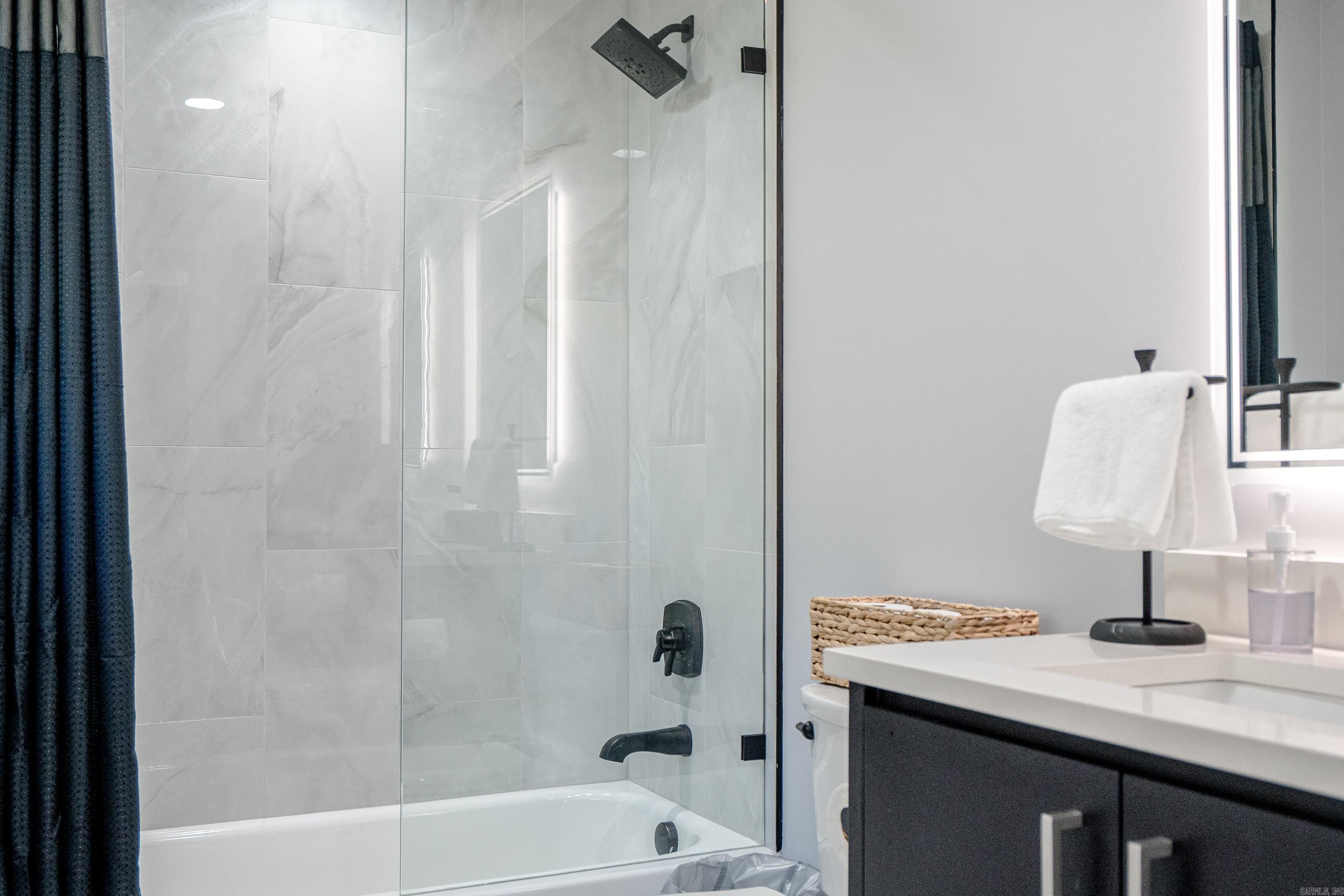 HUNTERS COVE - Residential