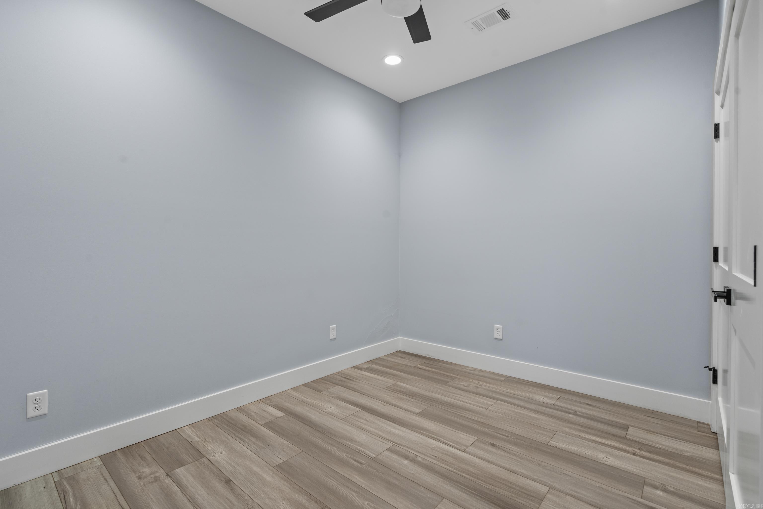 HUNTERS COVE - Residential