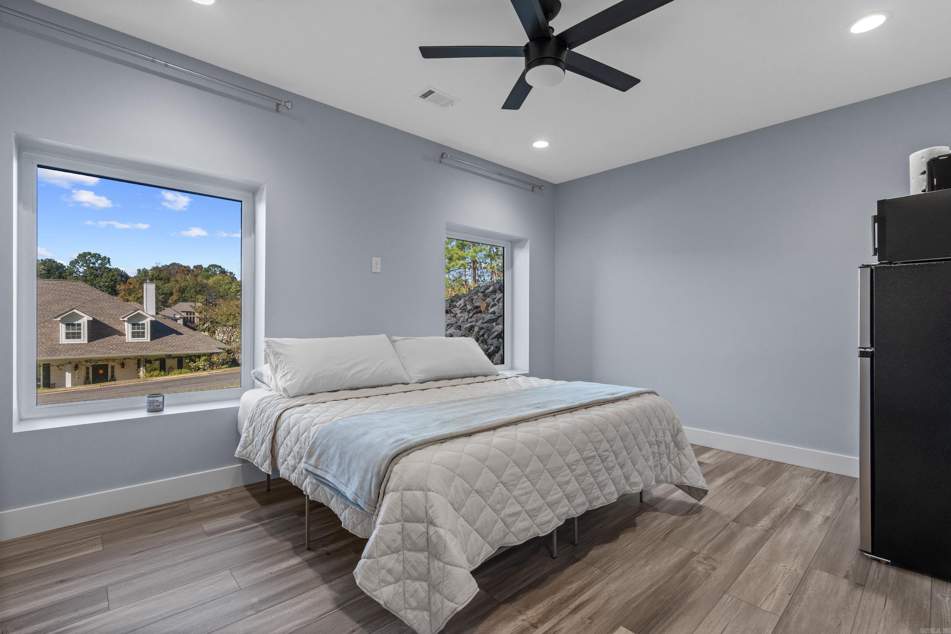 HUNTERS COVE - Residential