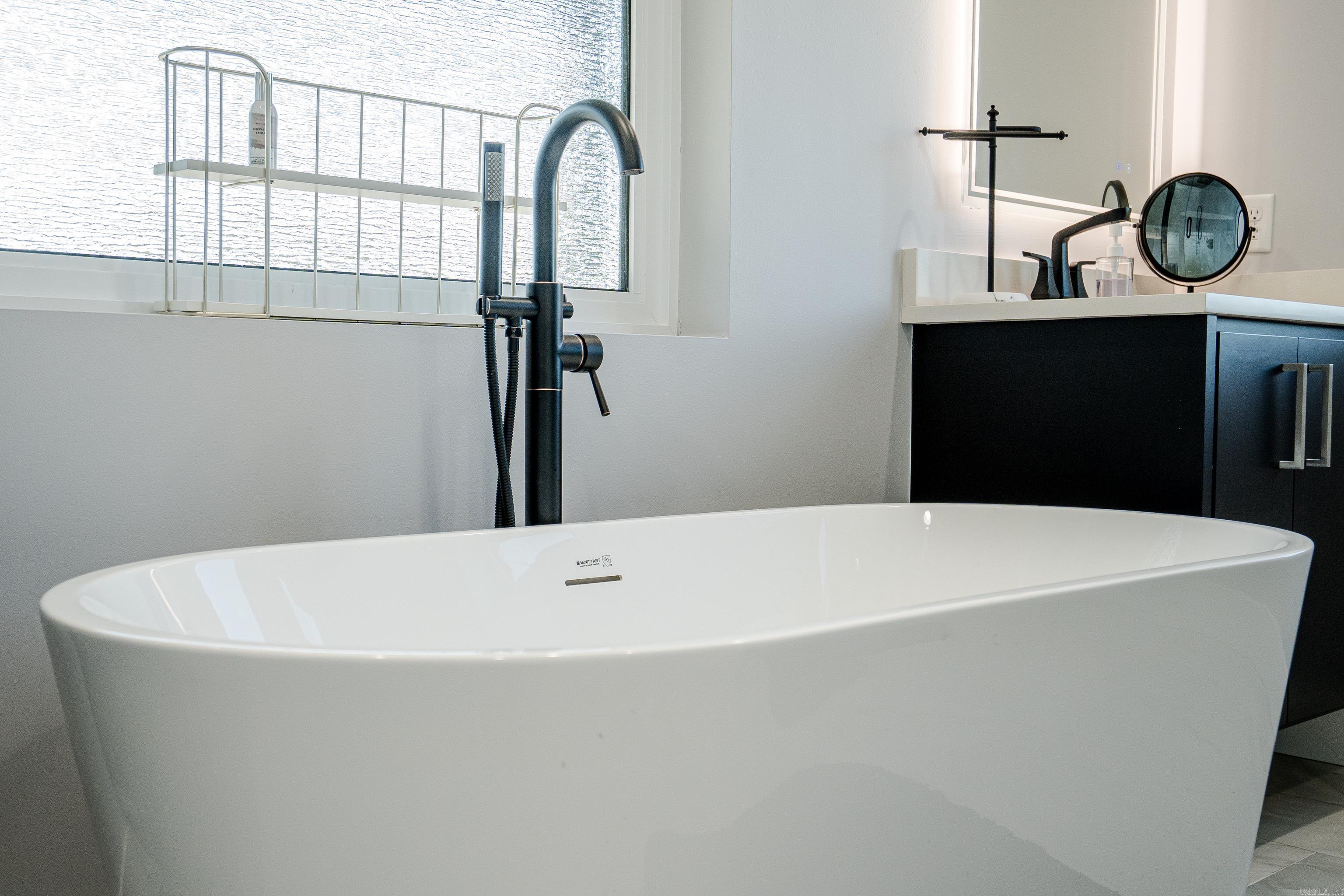 HUNTERS COVE - Residential