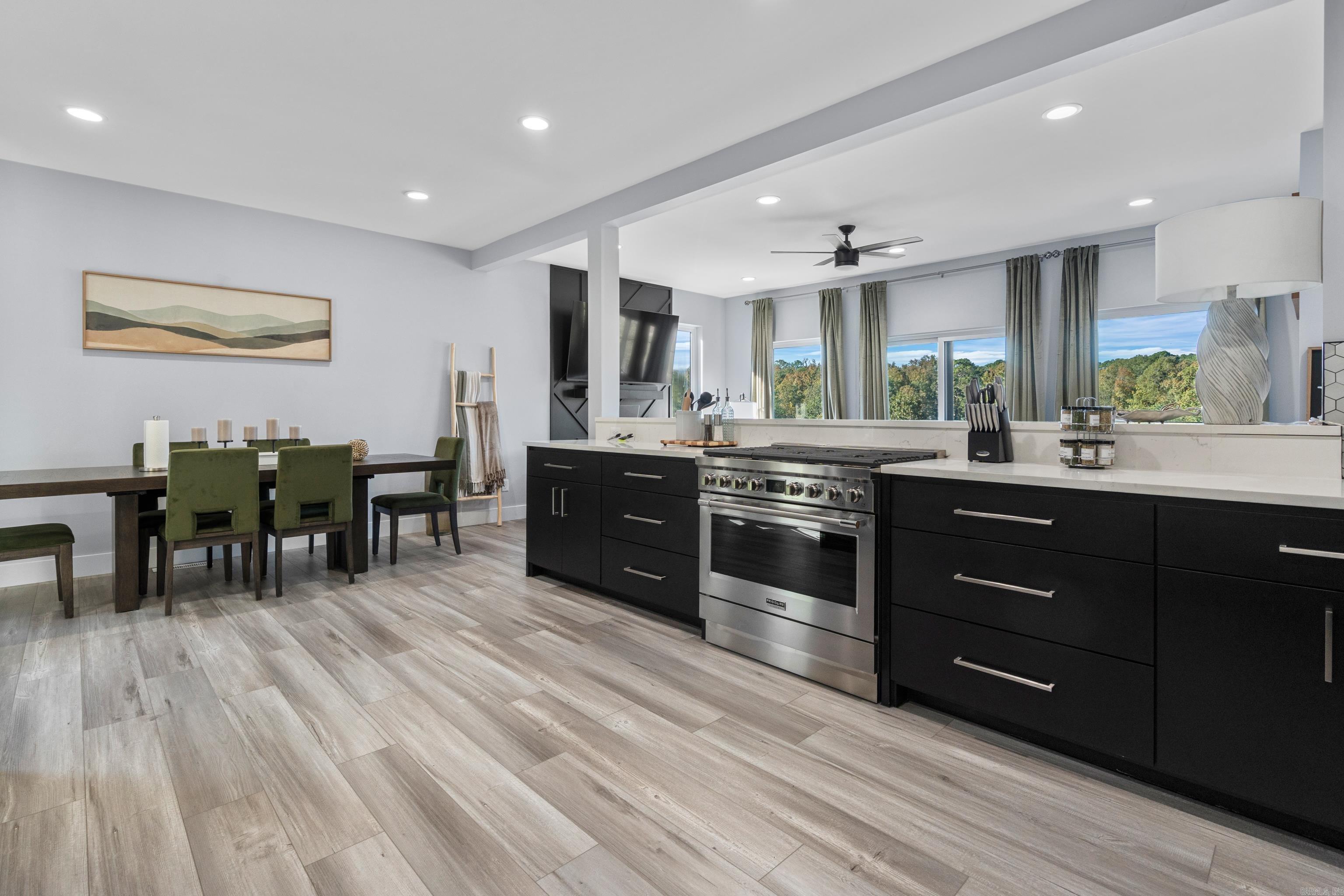 HUNTERS COVE - Residential