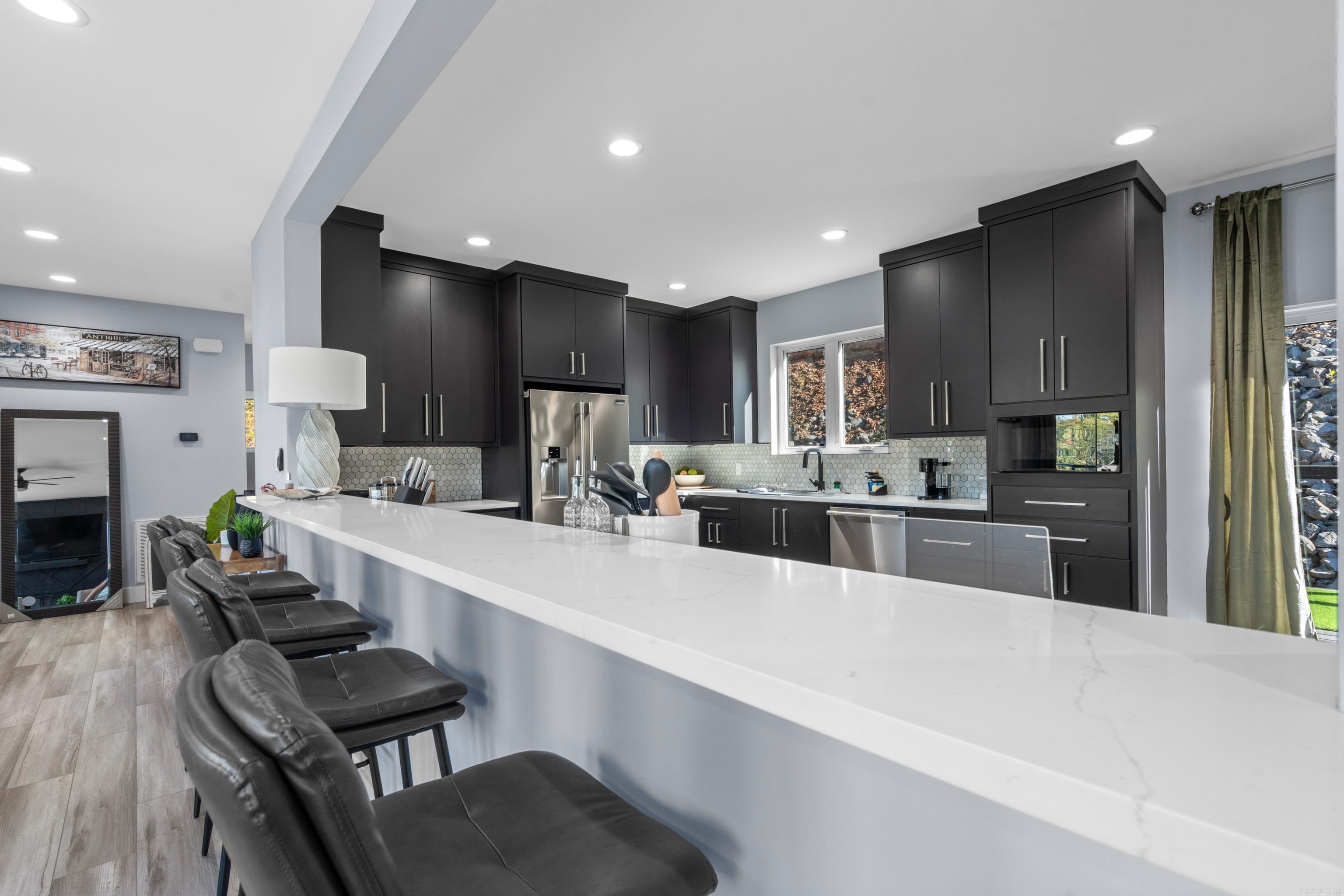 HUNTERS COVE - Residential