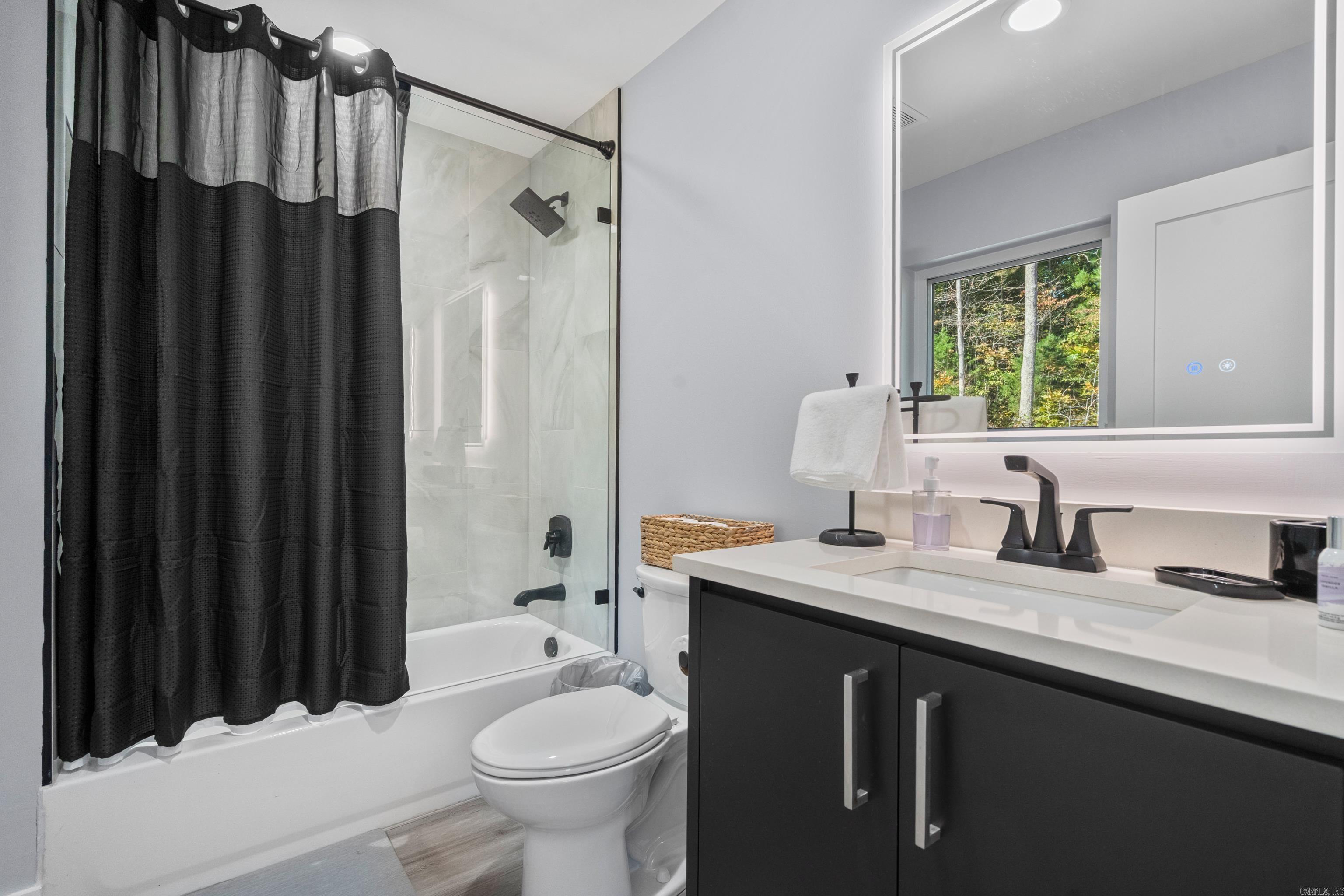 HUNTERS COVE - Residential