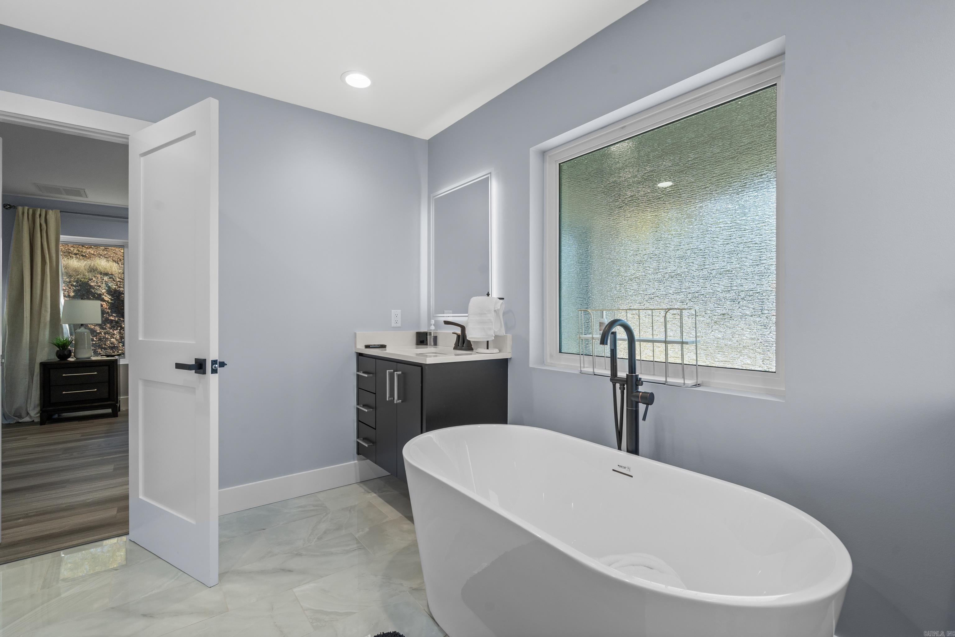 HUNTERS COVE - Residential