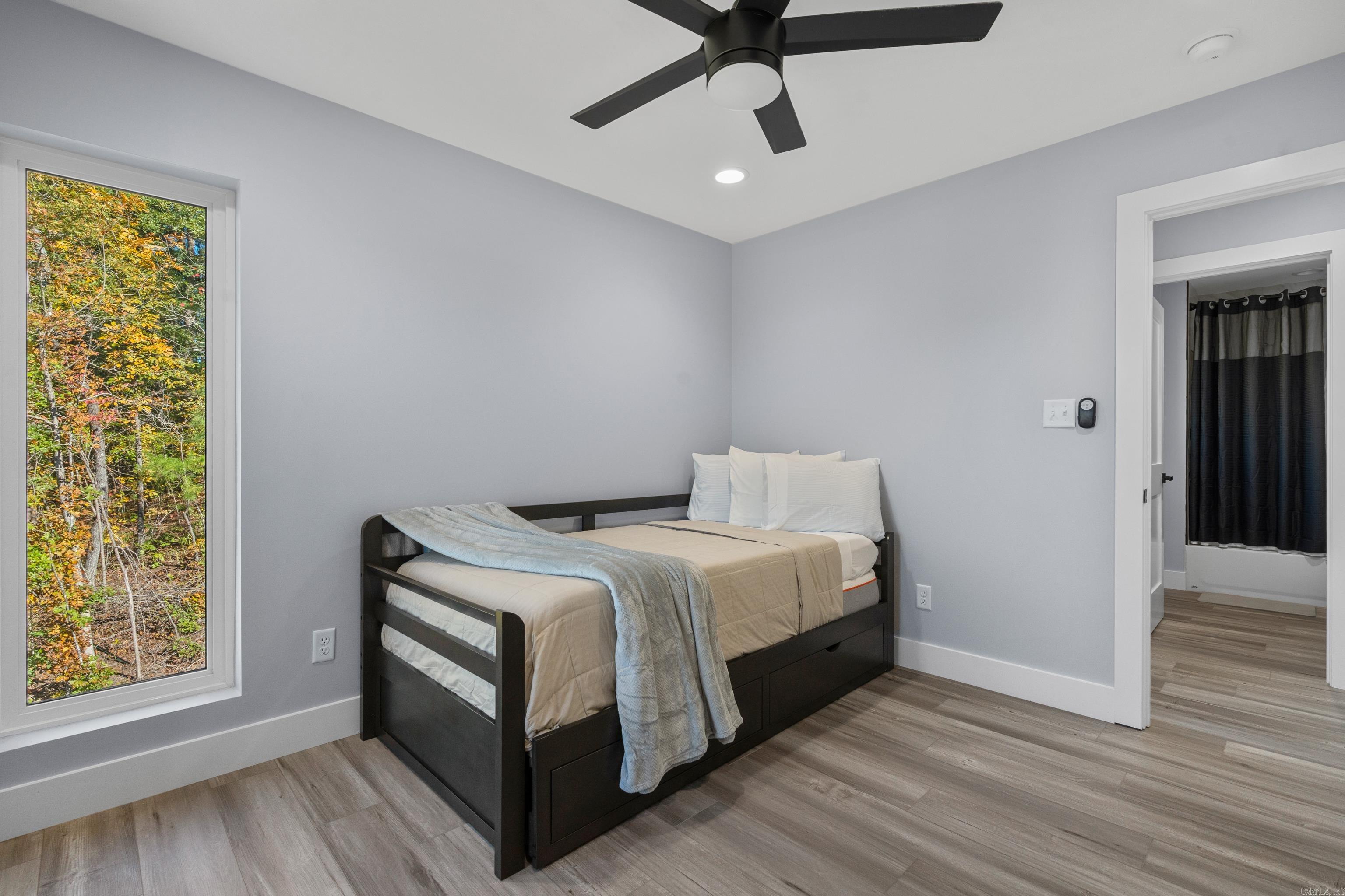 HUNTERS COVE - Residential