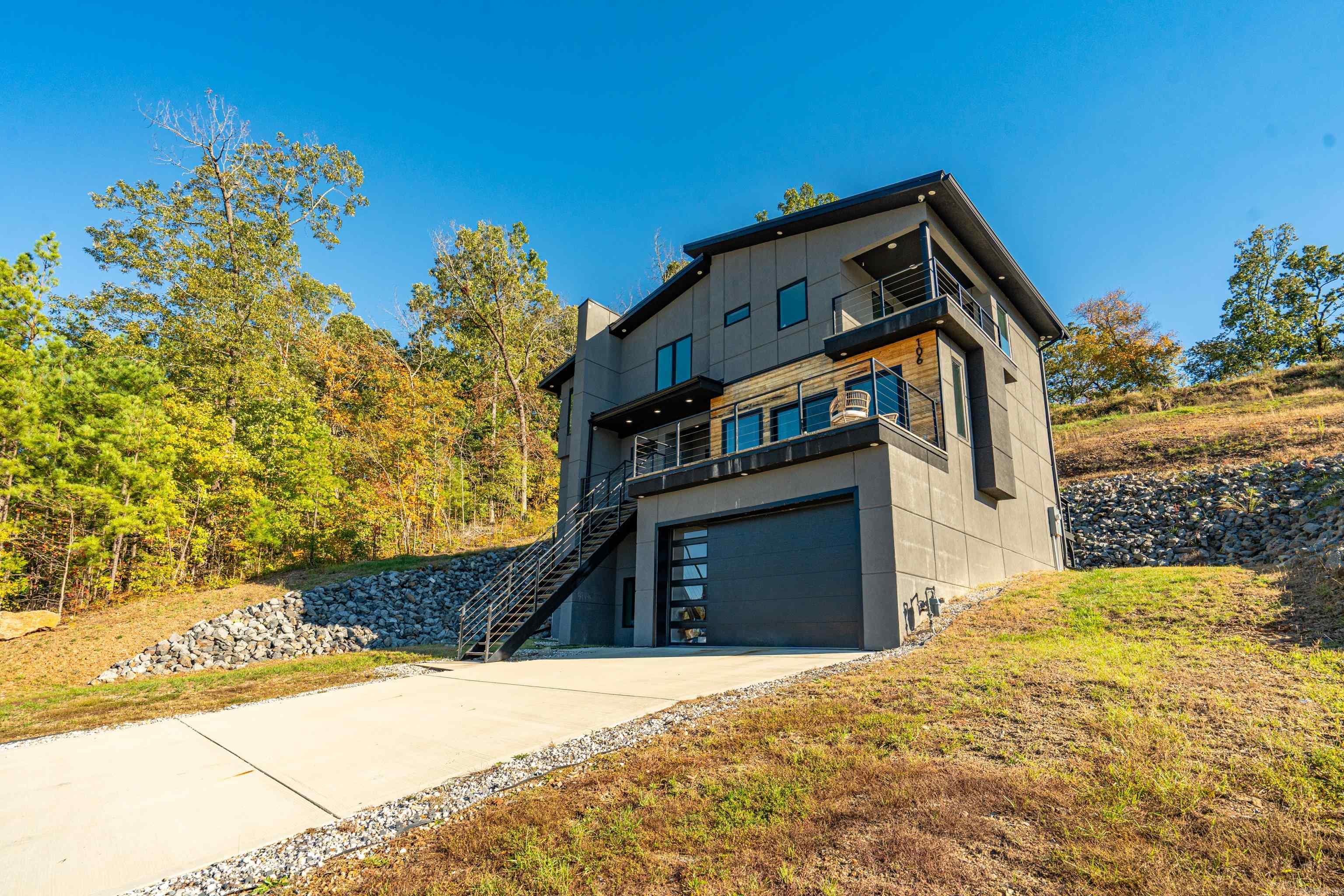 HUNTERS COVE - Residential