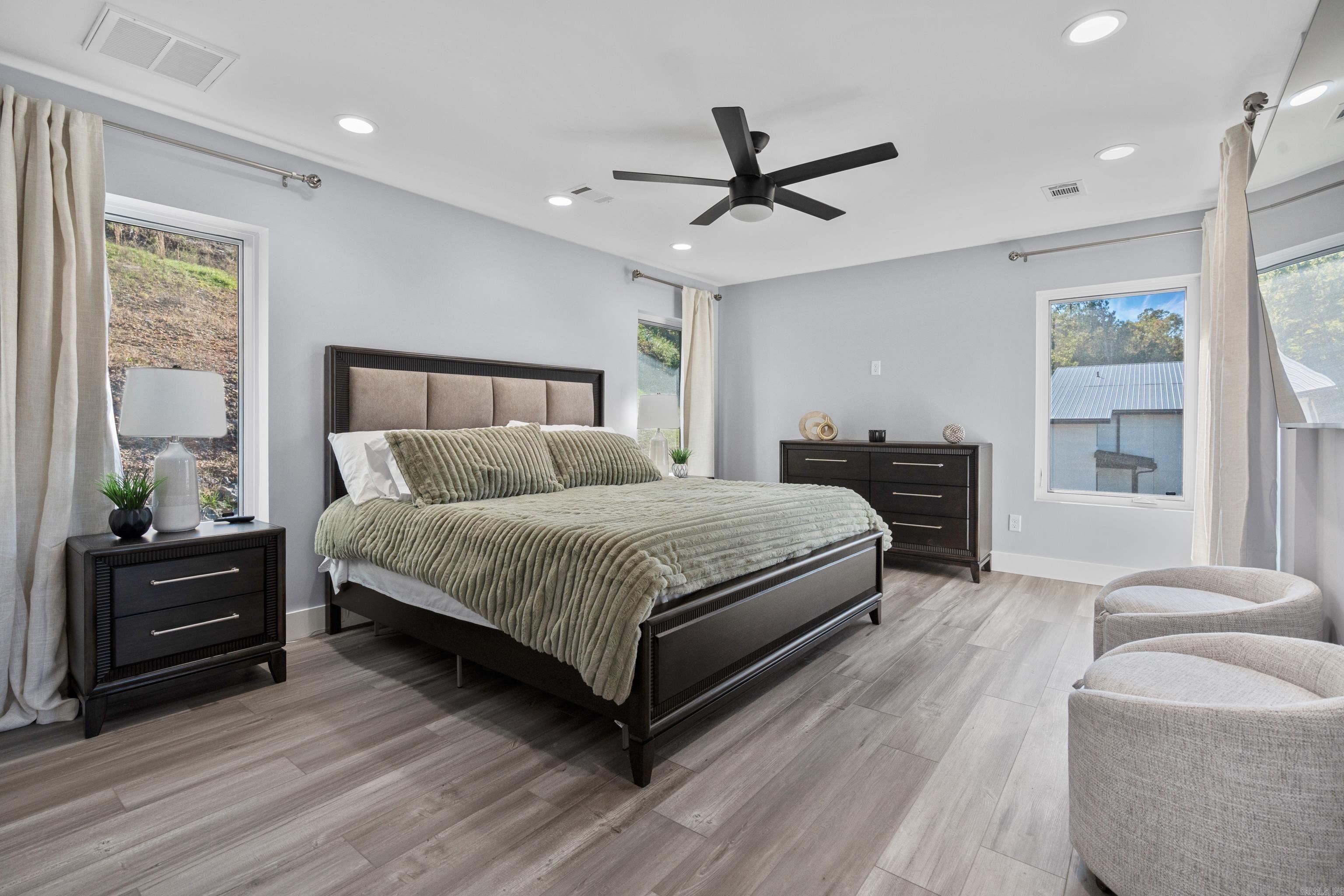 HUNTERS COVE - Residential