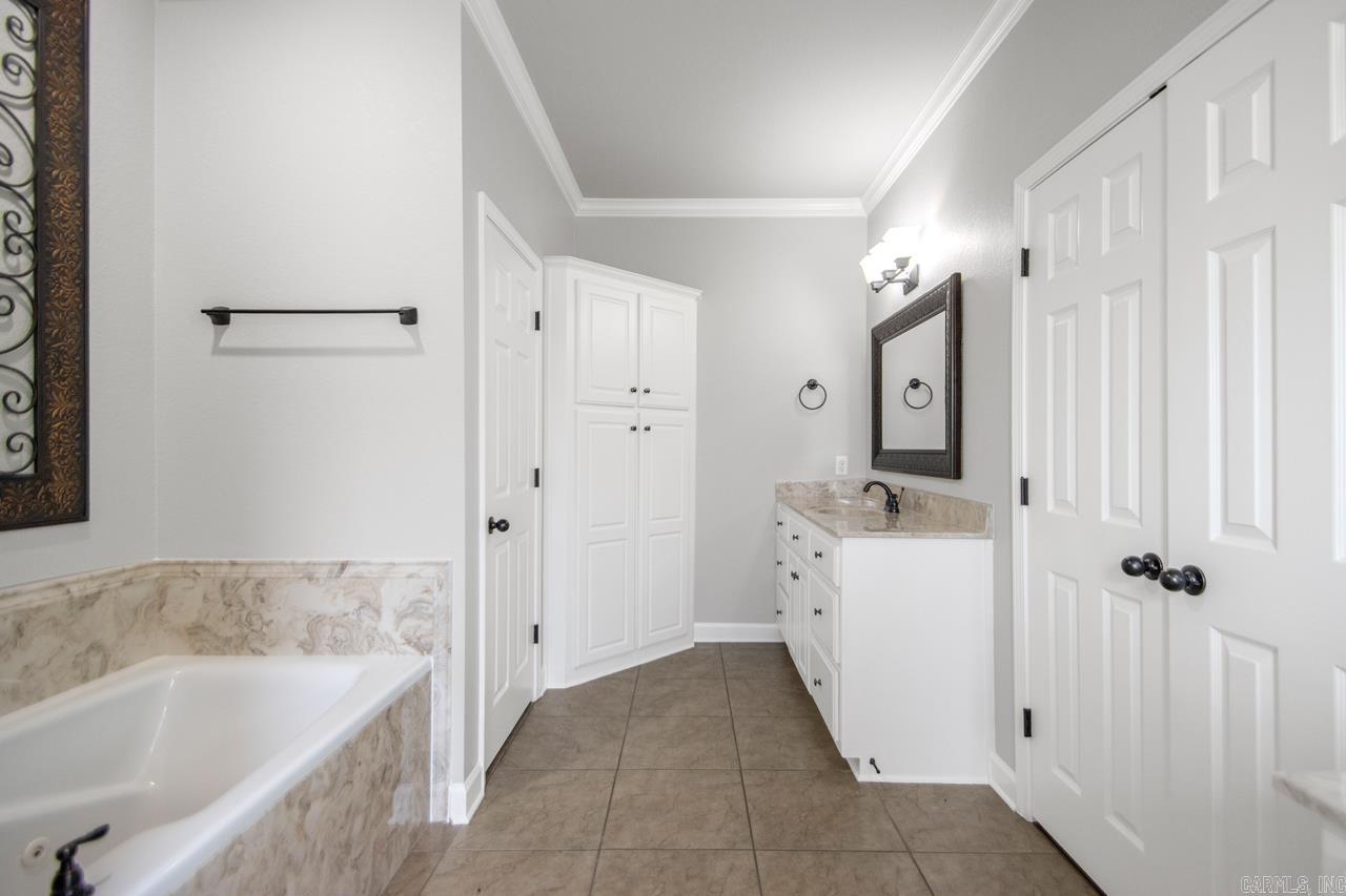 SHADOW CREEK - Residential