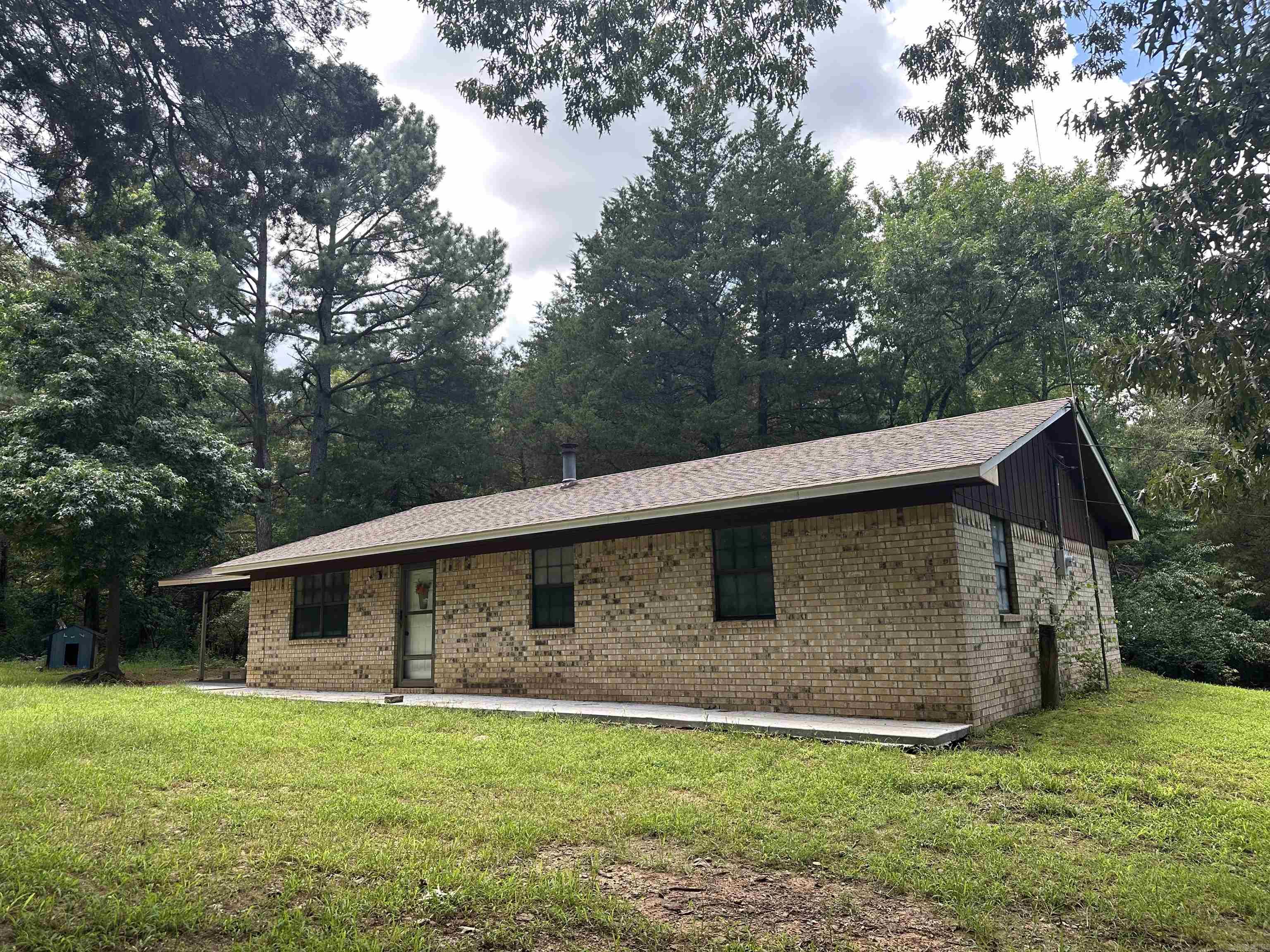 Home with acreage under 200K in Greenbrier? Look no further this home is sitting on 2.5 acres and there are only a few homes located in the area so property is very private. Home features a open kitchen living area and 3 nice size bed rooms. New Roof Recently installed. Schedule your showing today. More pics coming soon