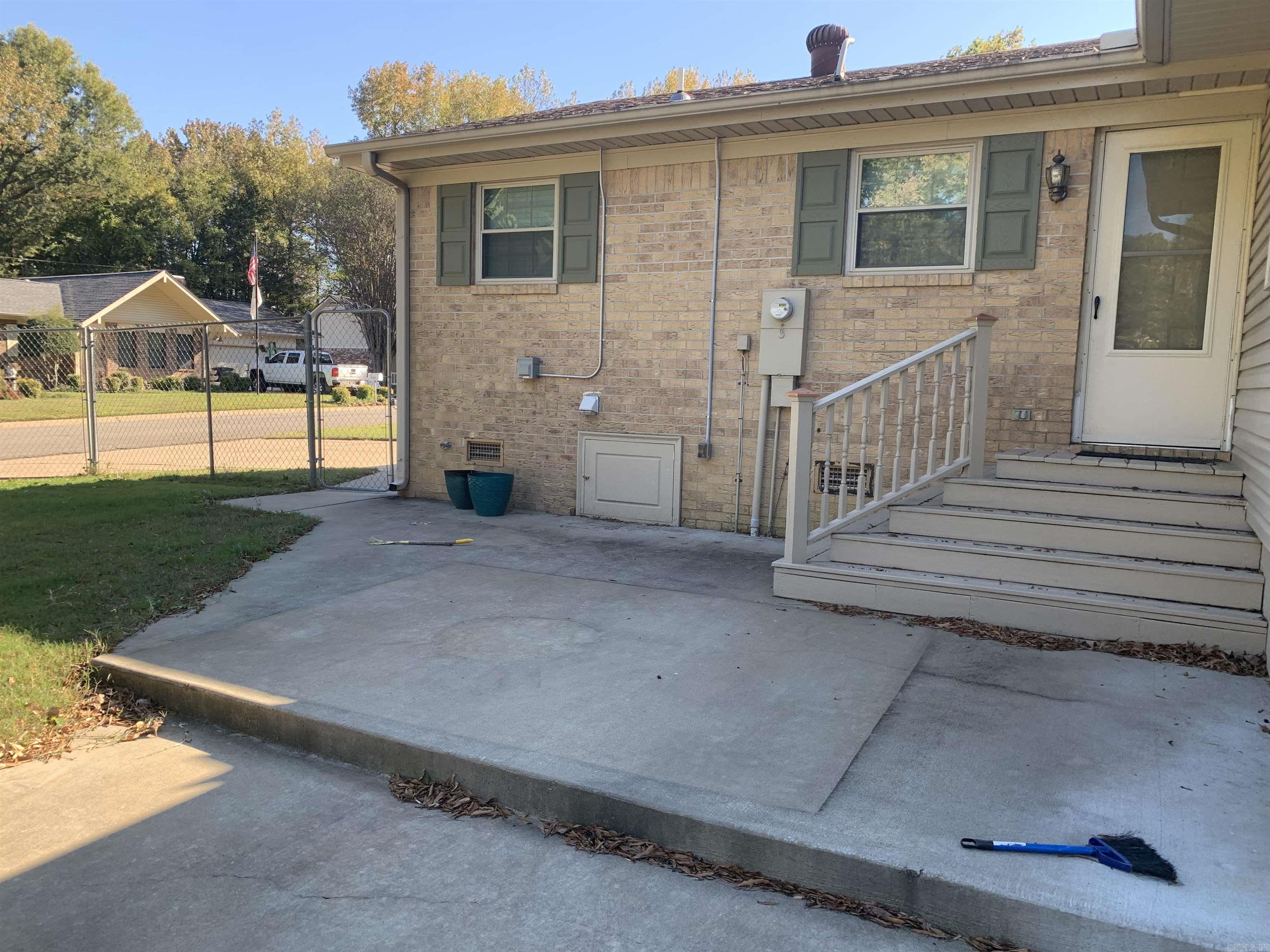 Western Hills Loop - Residential Lease