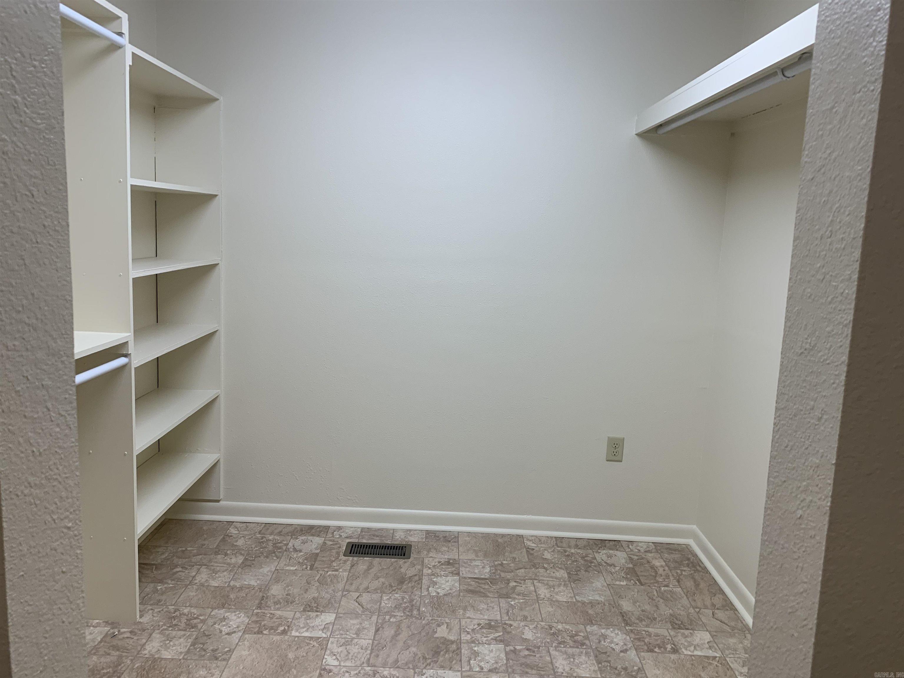 Western Hills Loop - Residential Lease