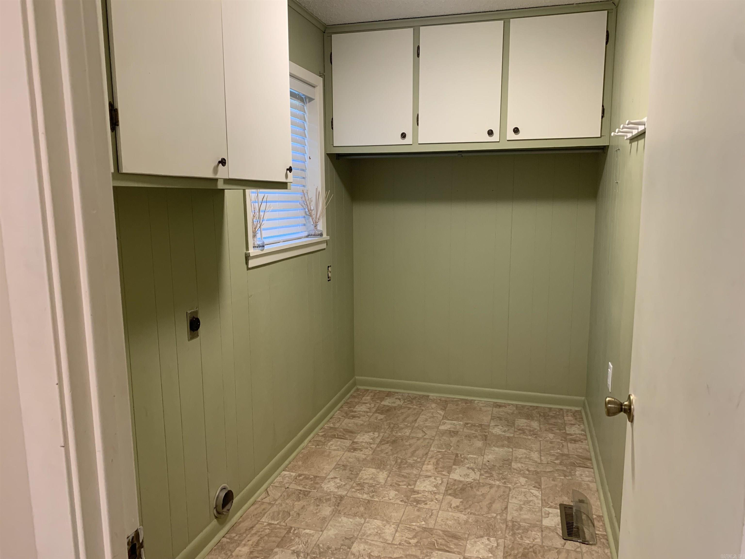 Western Hills Loop - Residential Lease