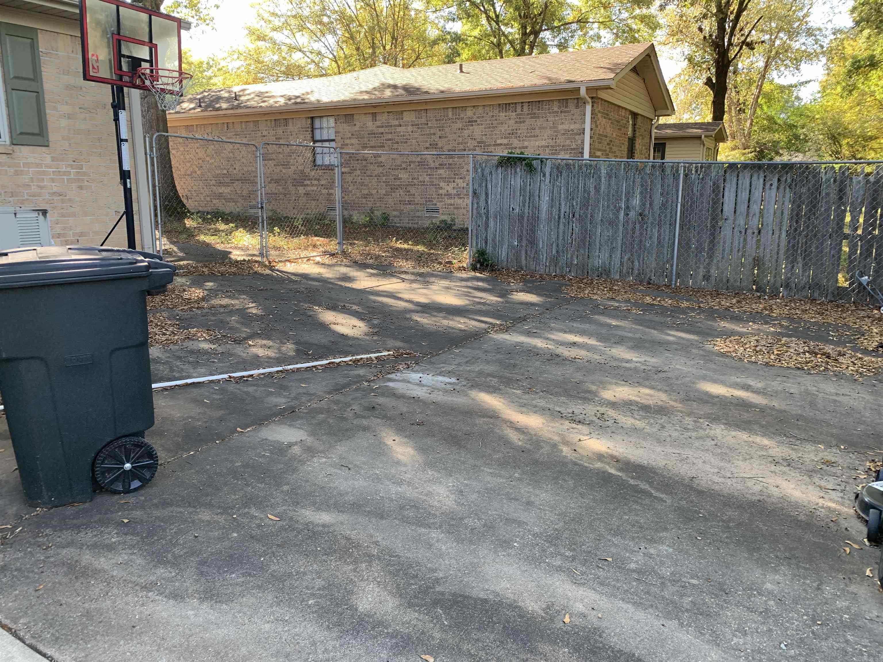 Western Hills Loop - Residential Lease