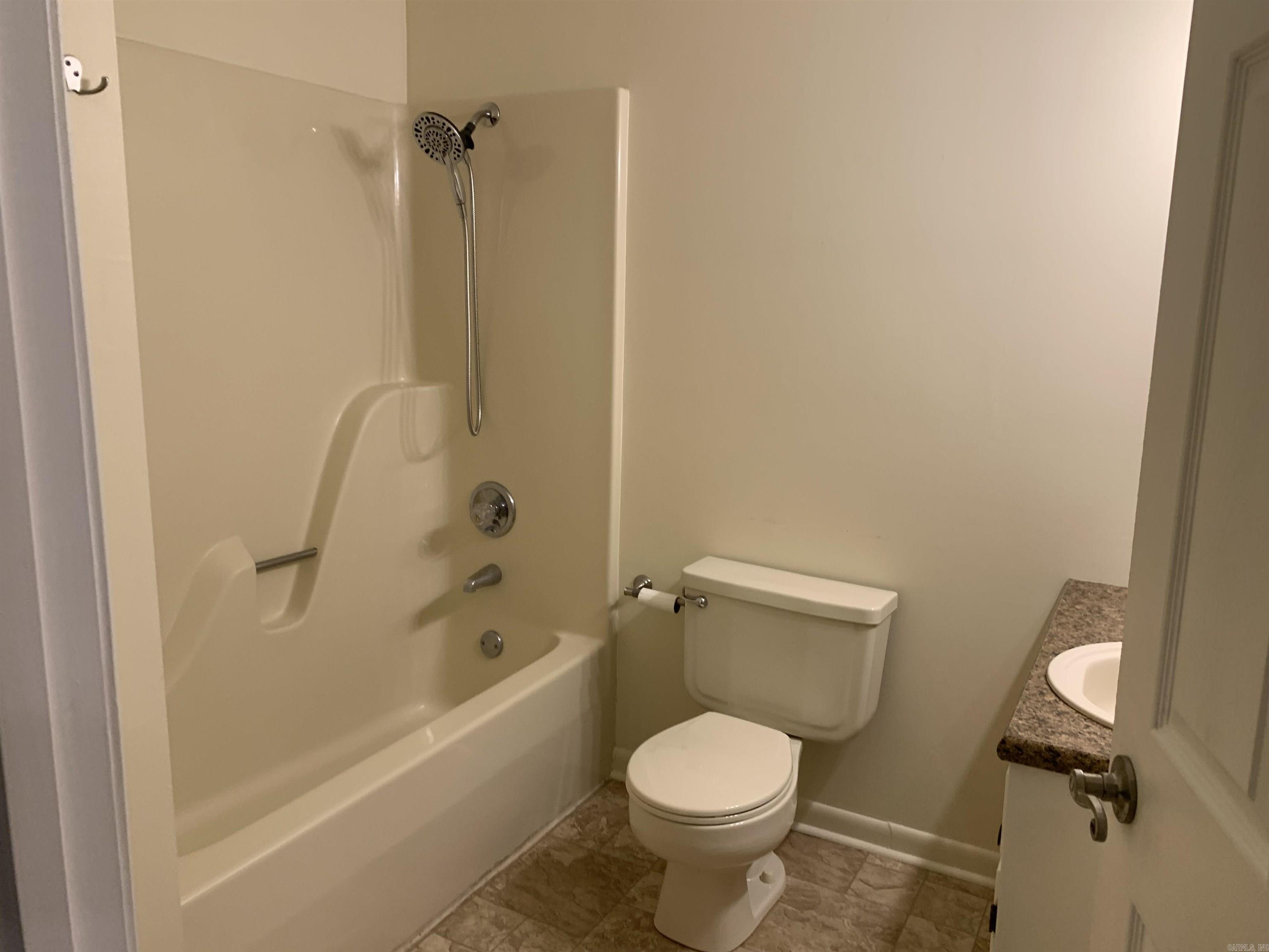 Western Hills Loop - Residential Lease