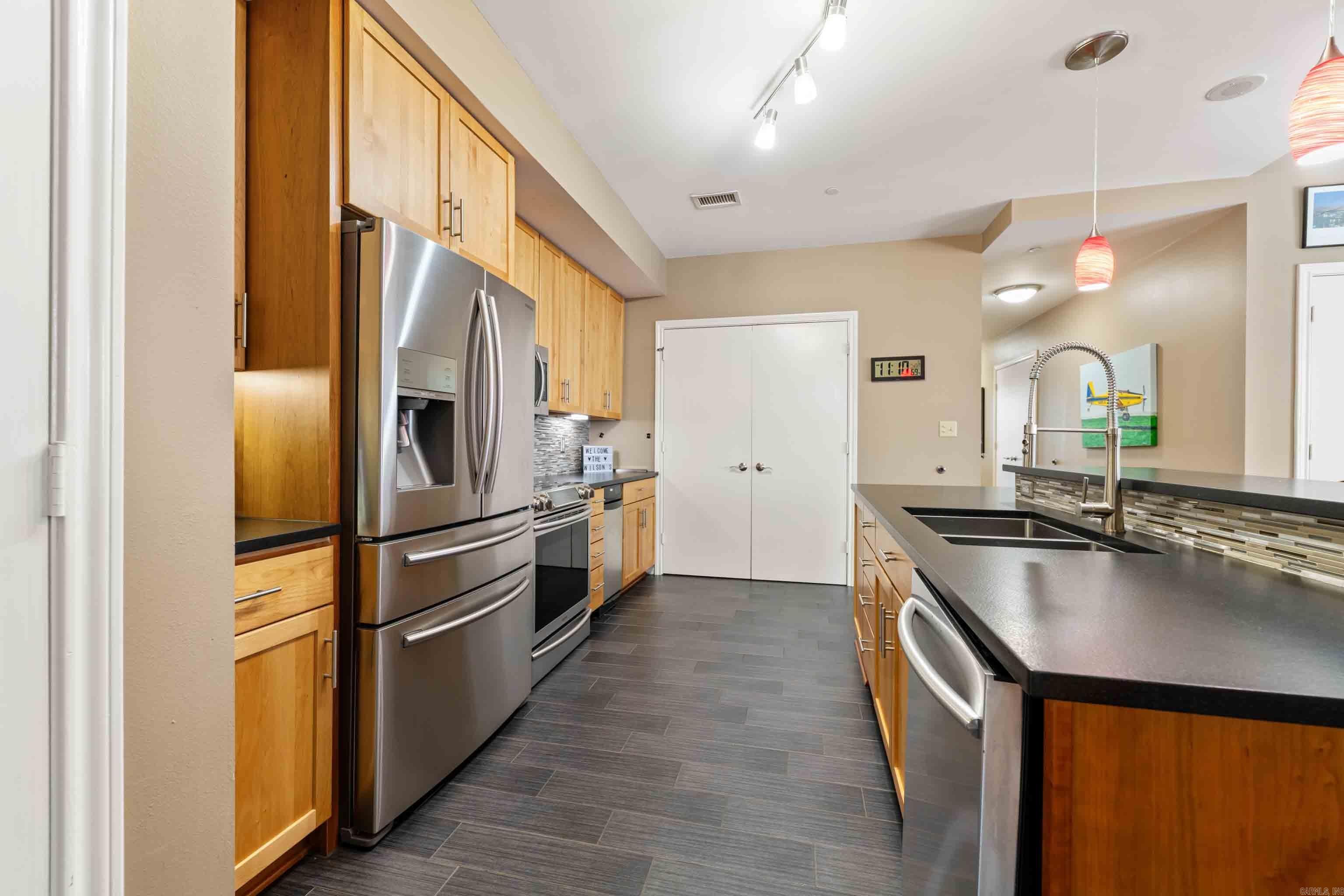 LAFAYETTE SQUARE HPR - Residential