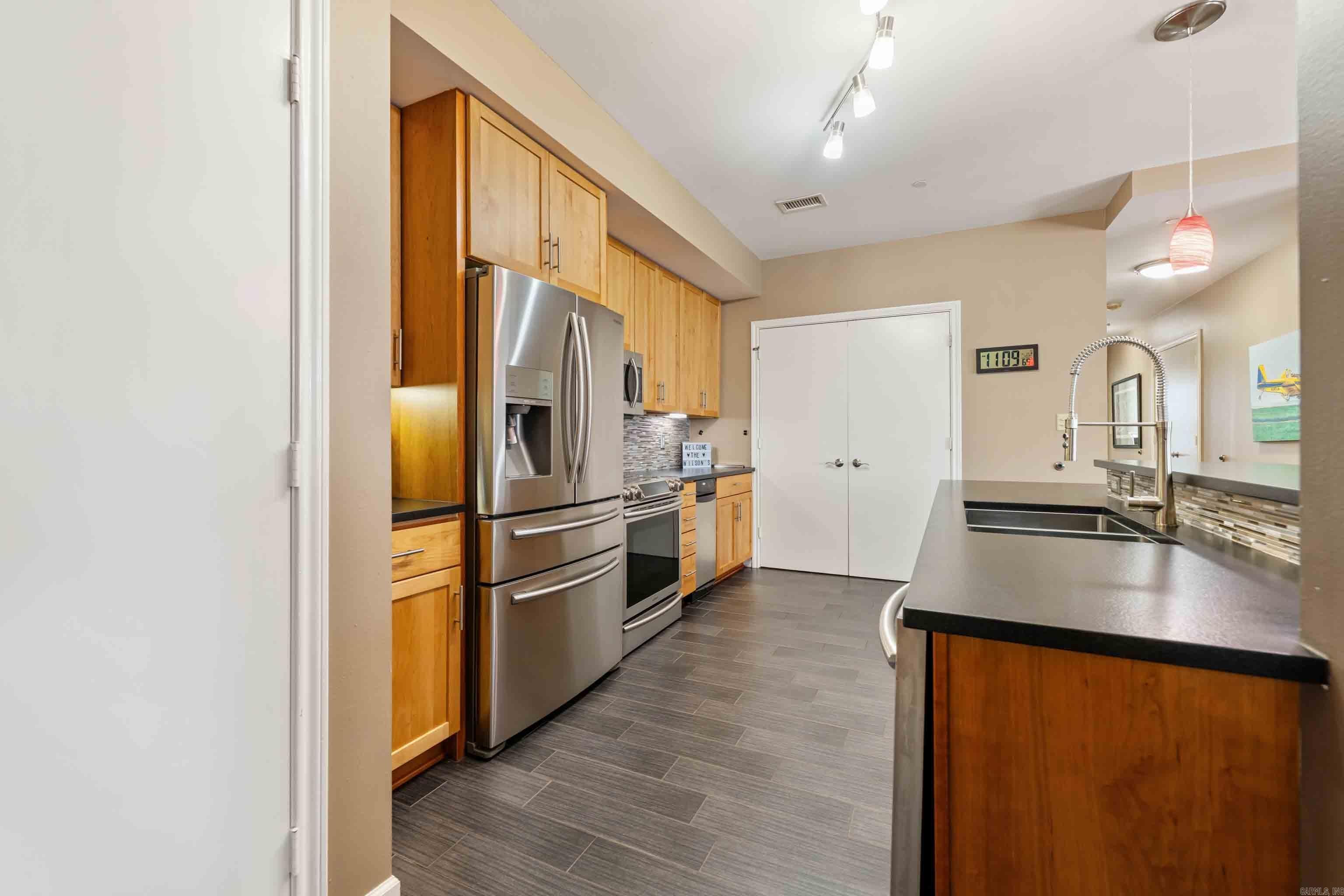 LAFAYETTE SQUARE HPR - Residential