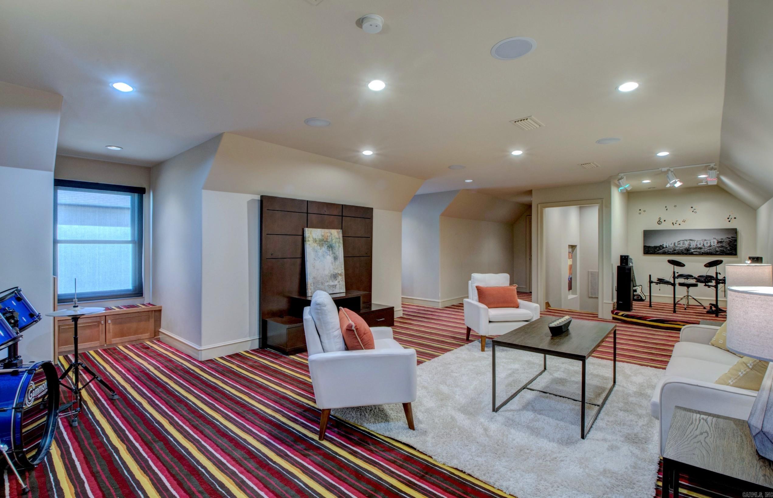 CHENAL VALLEY DEAUVILLE PLACE - Residential