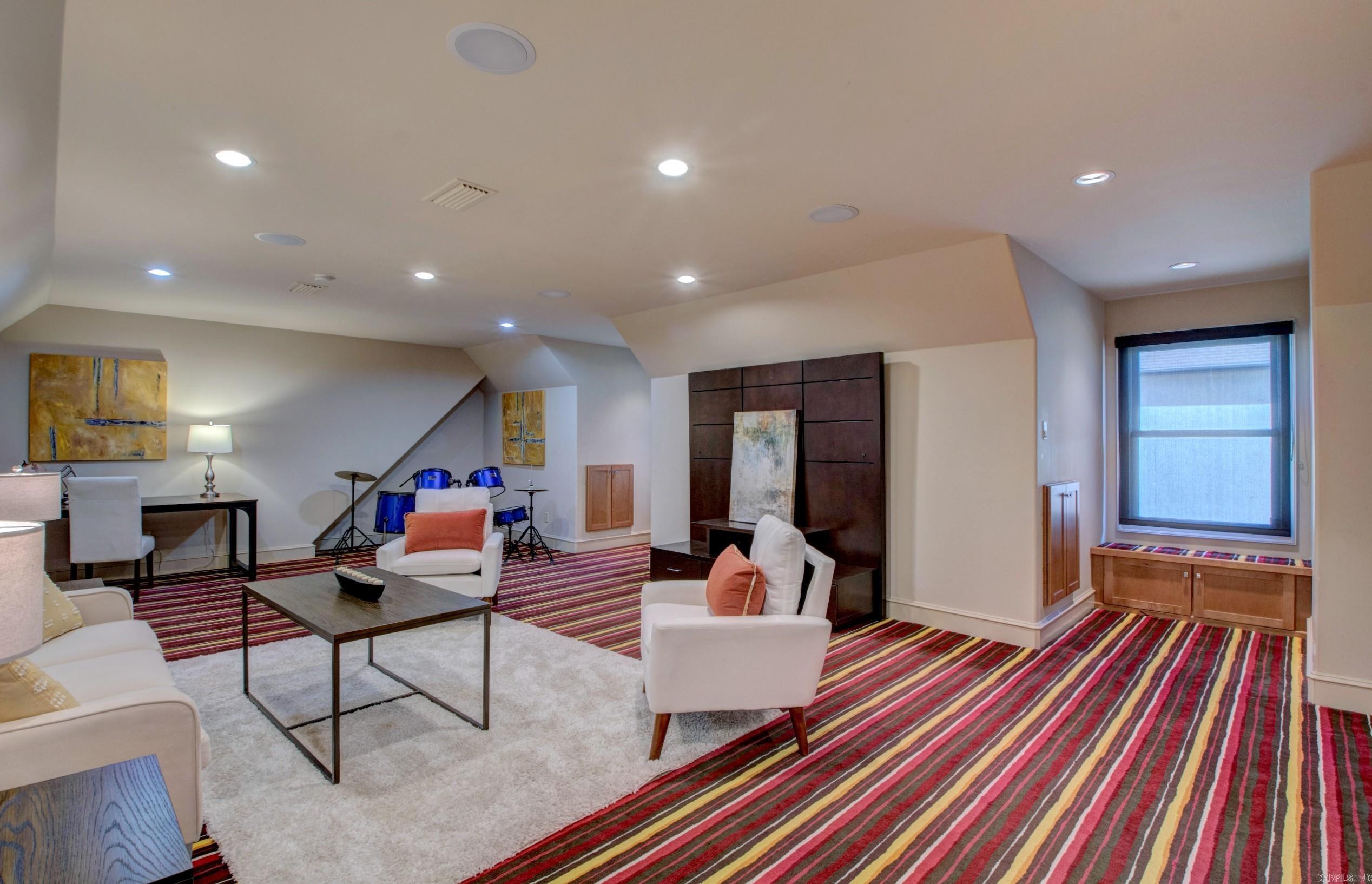 CHENAL VALLEY DEAUVILLE PLACE - Residential