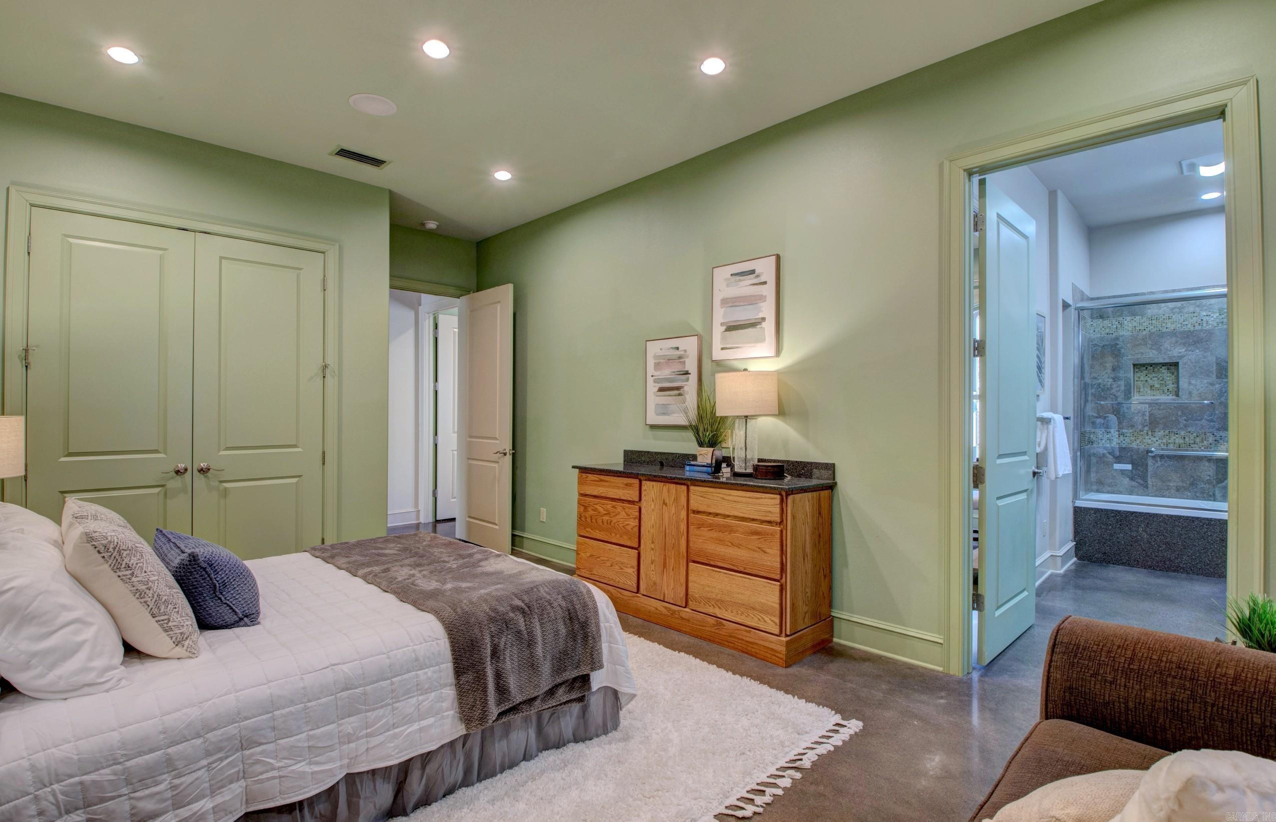 CHENAL VALLEY DEAUVILLE PLACE - Residential