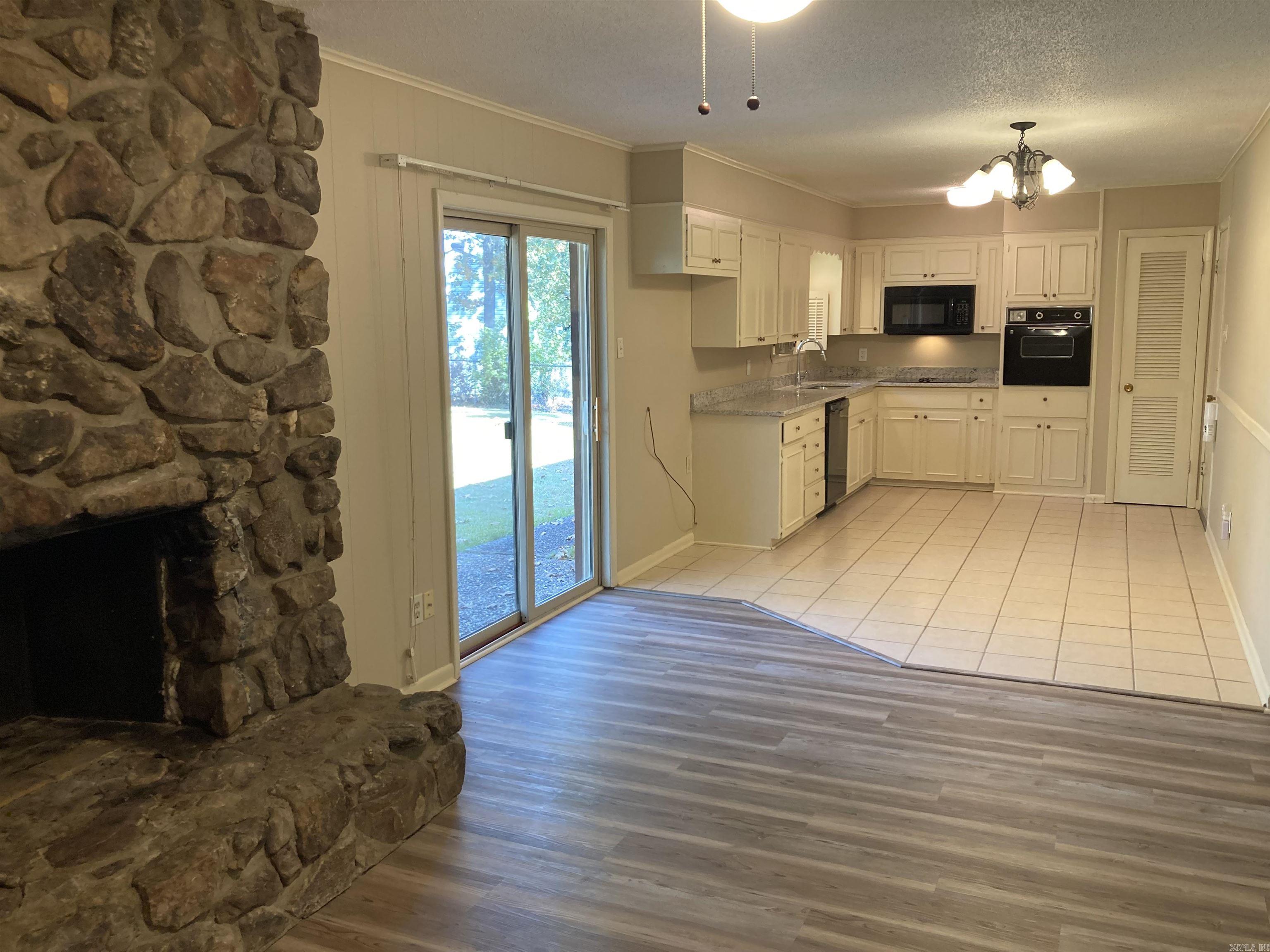 COLONY WEST - Residential