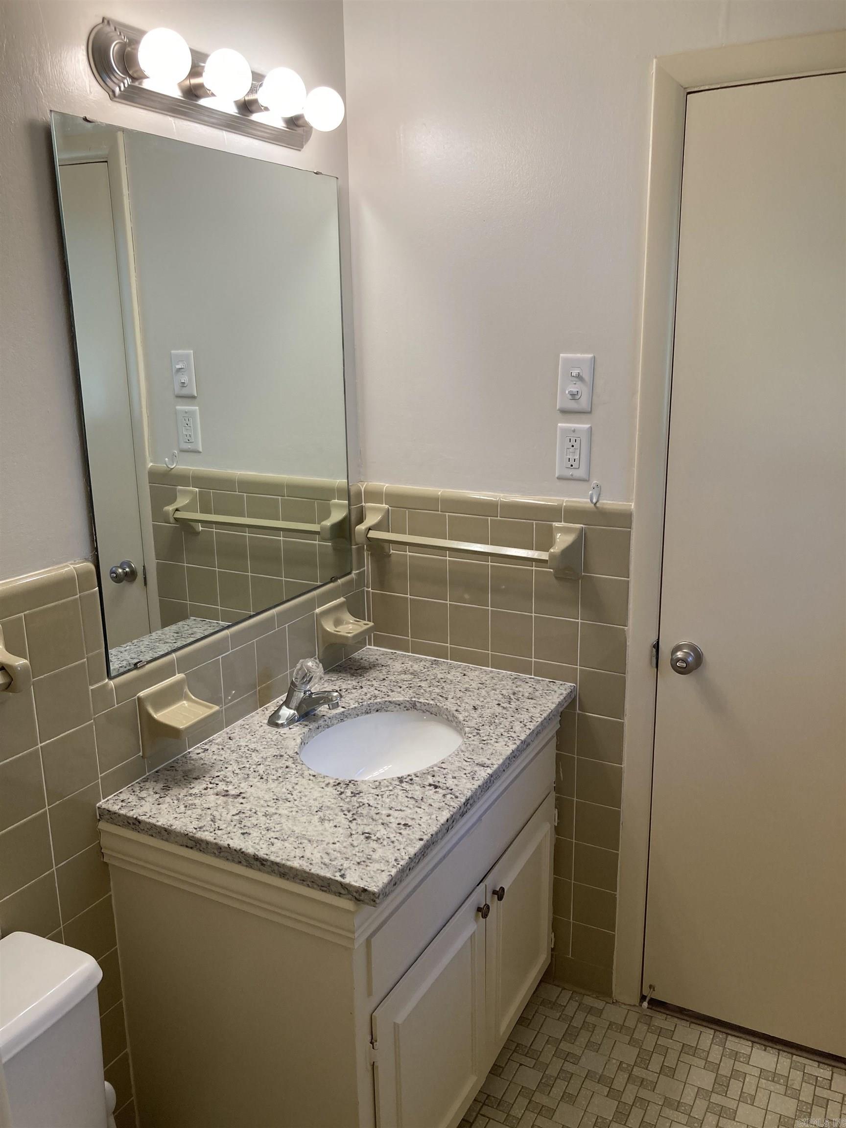 COLONY WEST - Residential